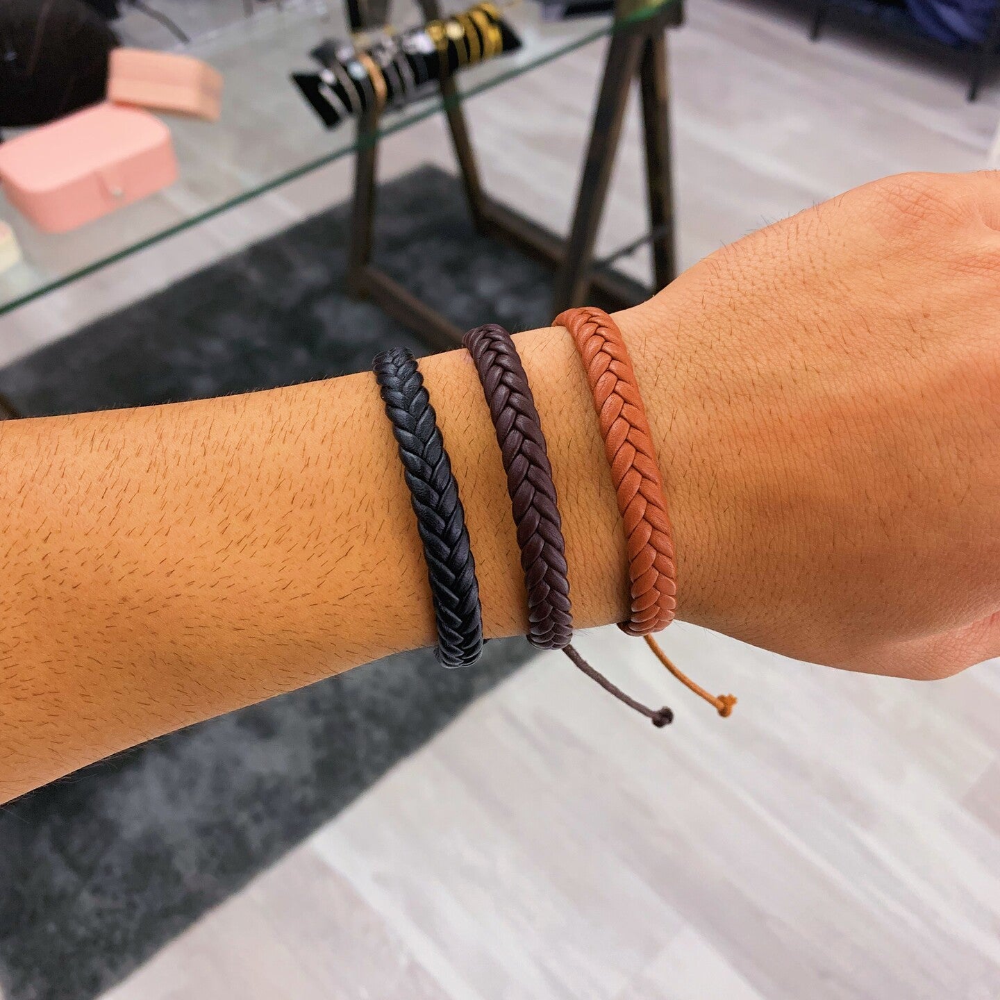 Pulseira entrançada simples