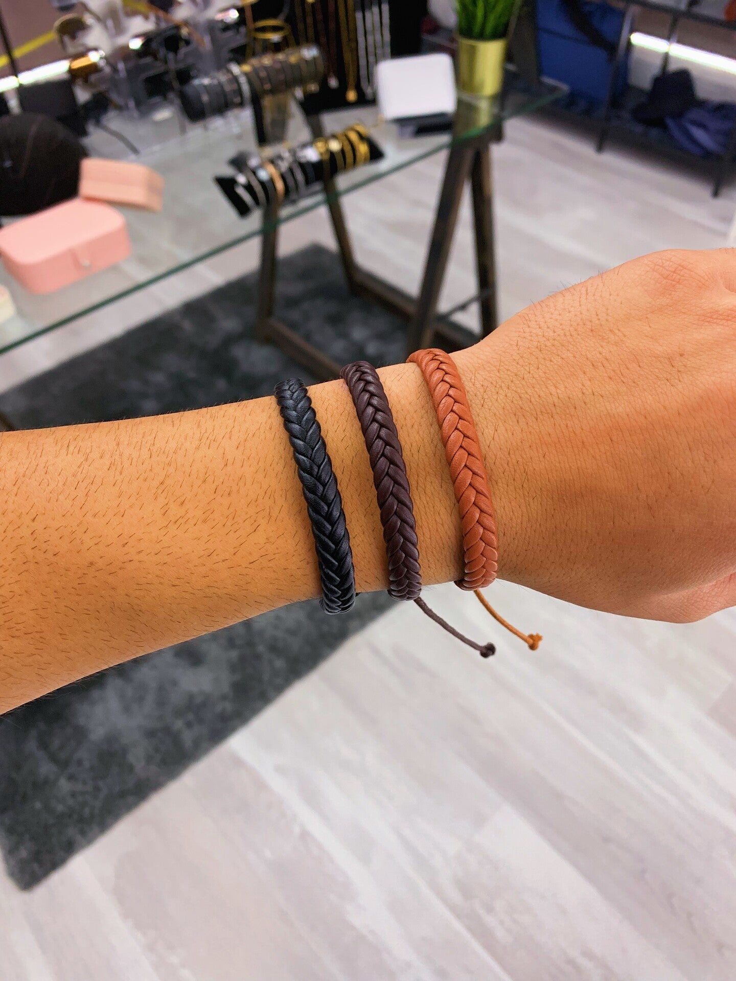 Pulseira entrançada simples