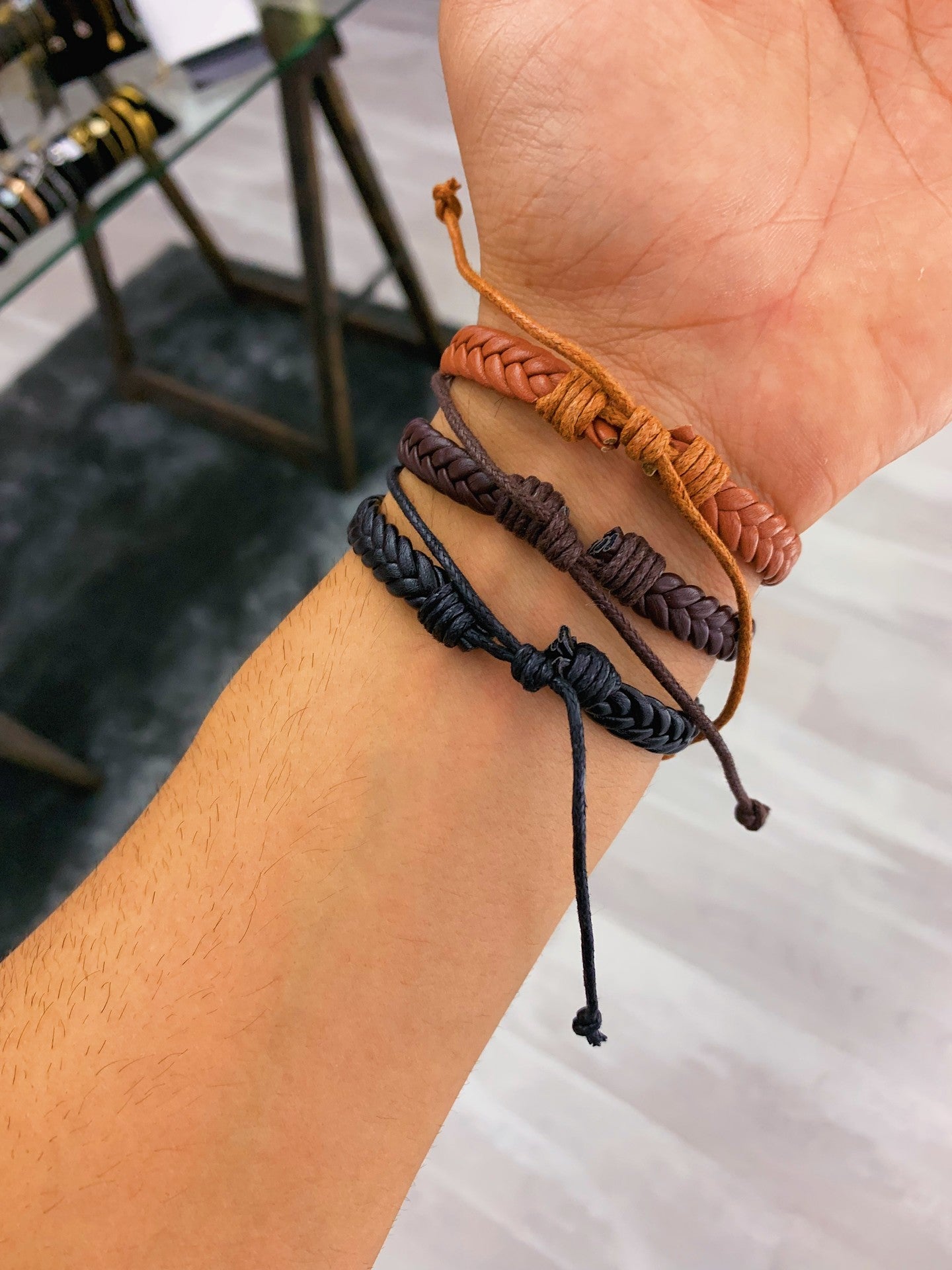 Pulseira entrançada simples