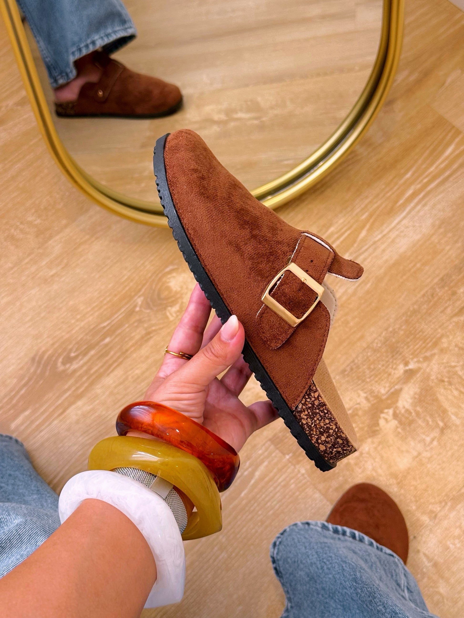 Mules em camurça e sola em cortiça | Castanho