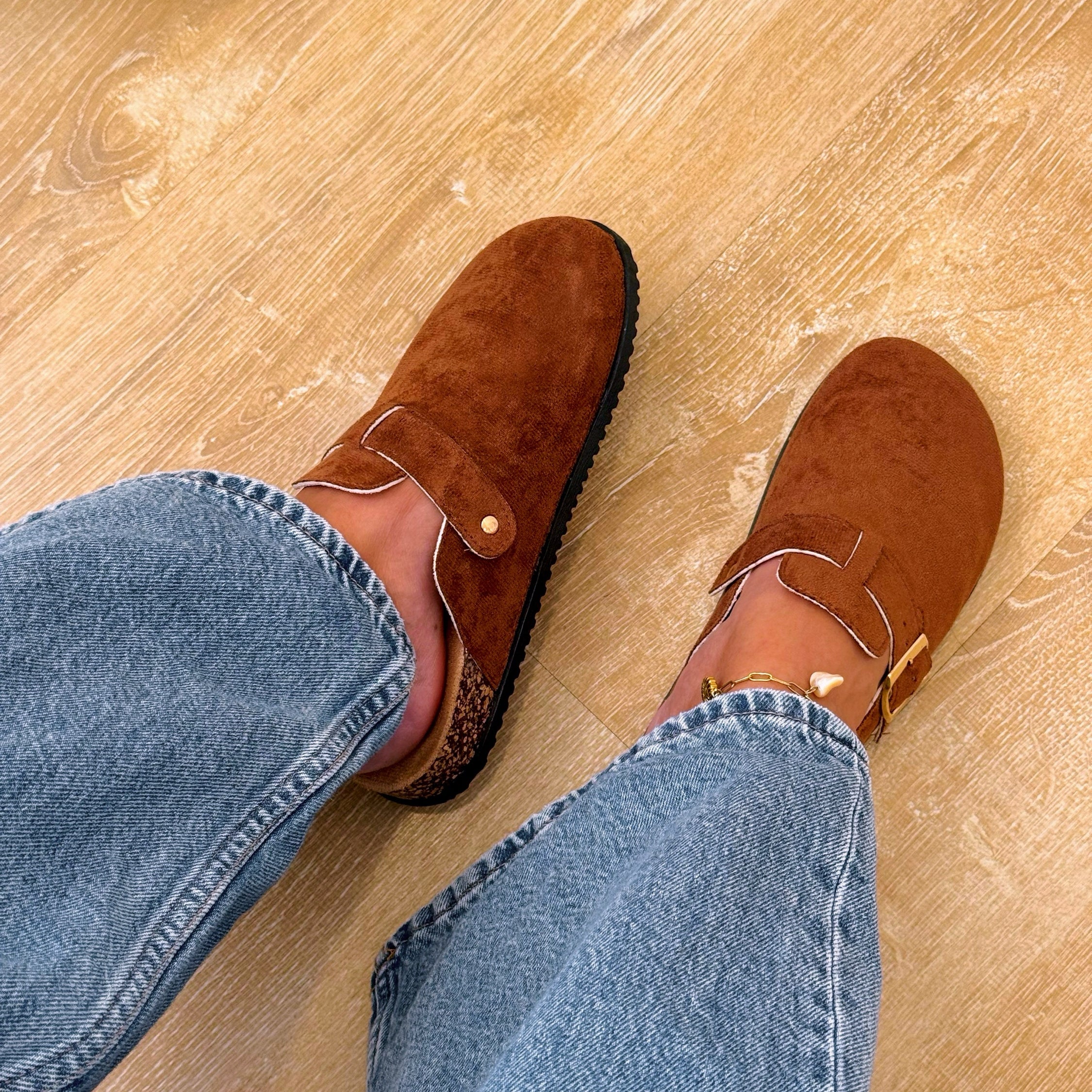 Mules em camurça e sola em cortiça | Castanho