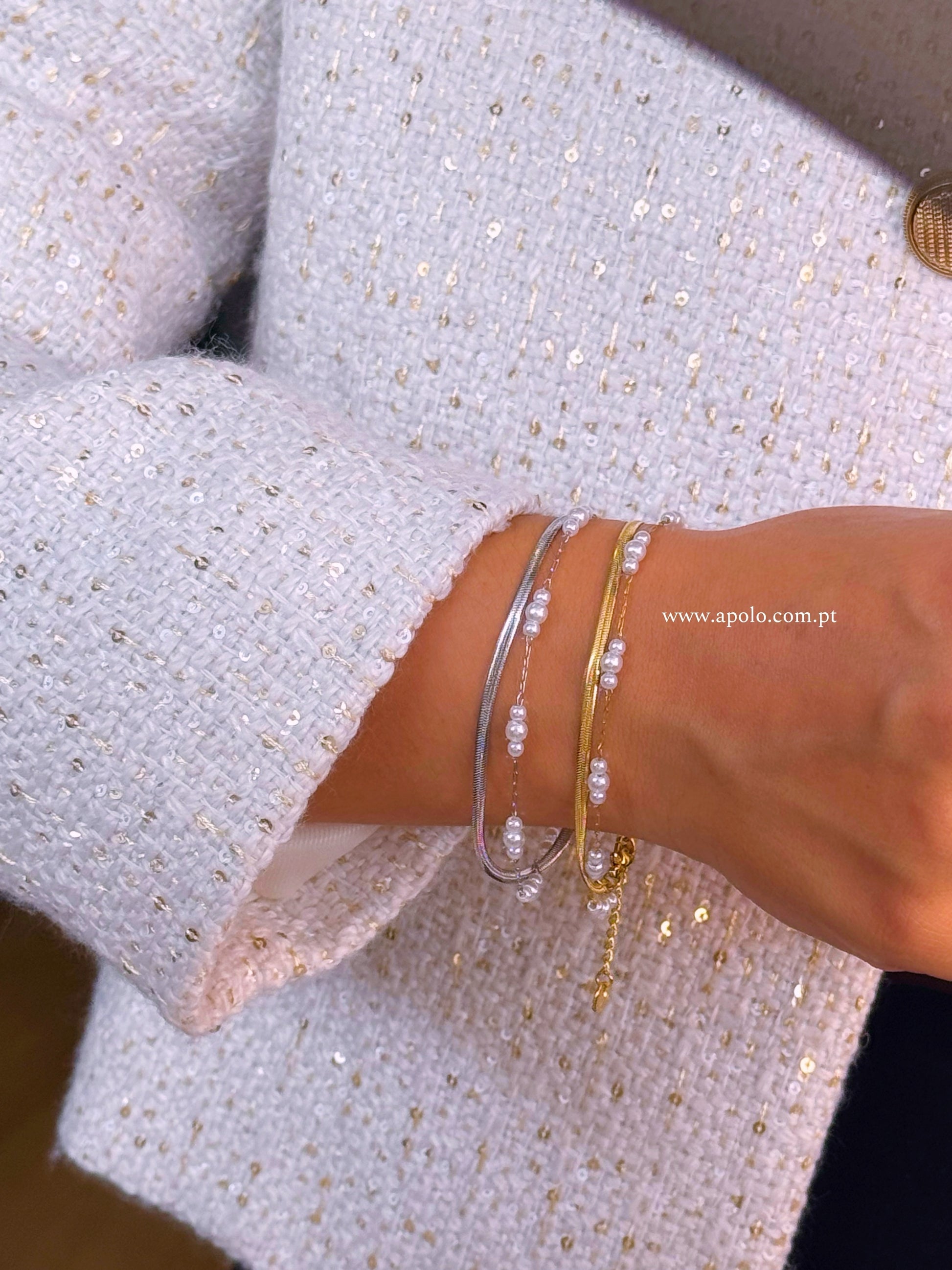 Pulseira efeito duplo malha achatada e malha fininha com perolas | 2 cores