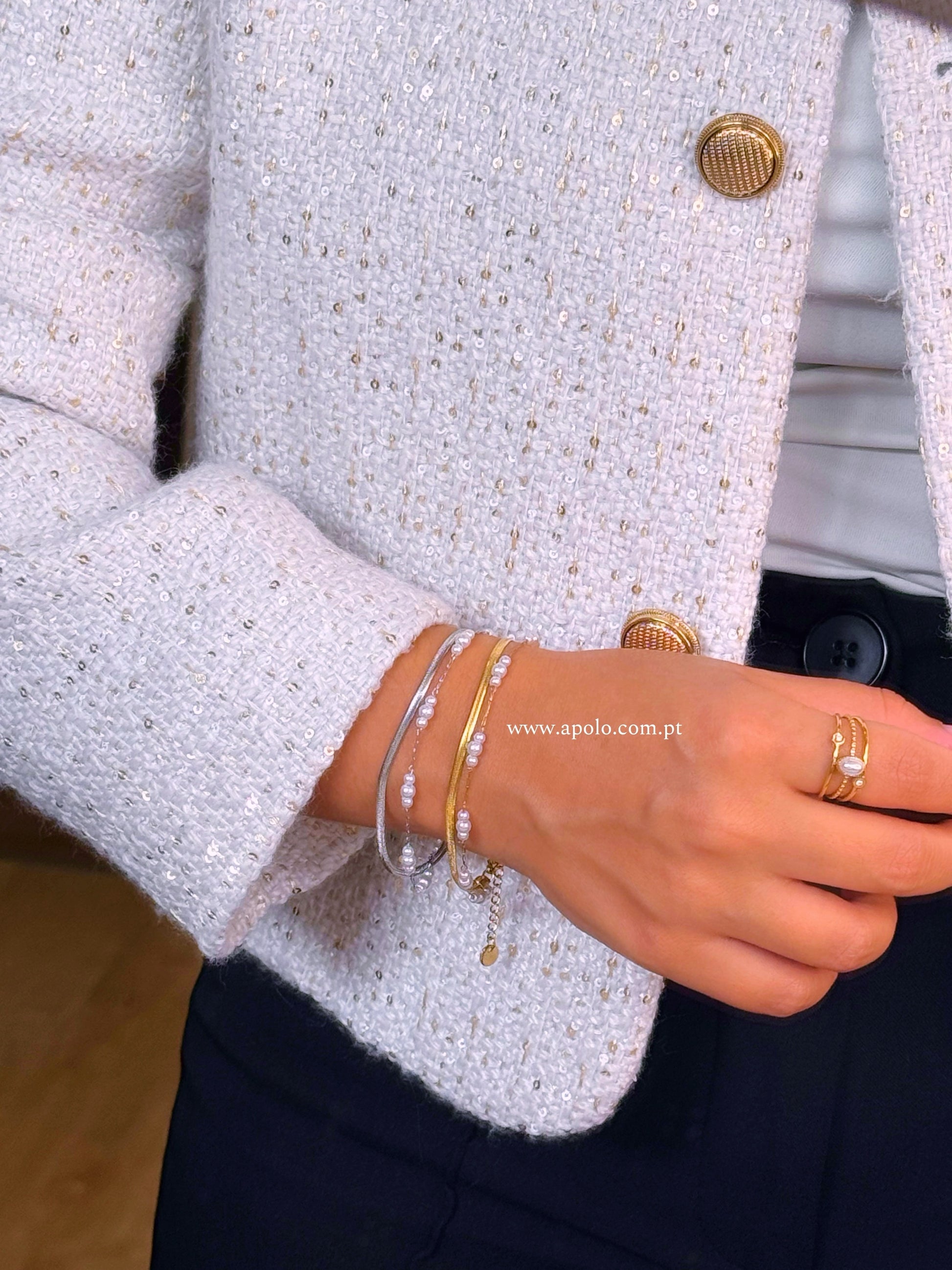 Pulseira efeito duplo malha achatada e malha fininha com perolas | 2 cores