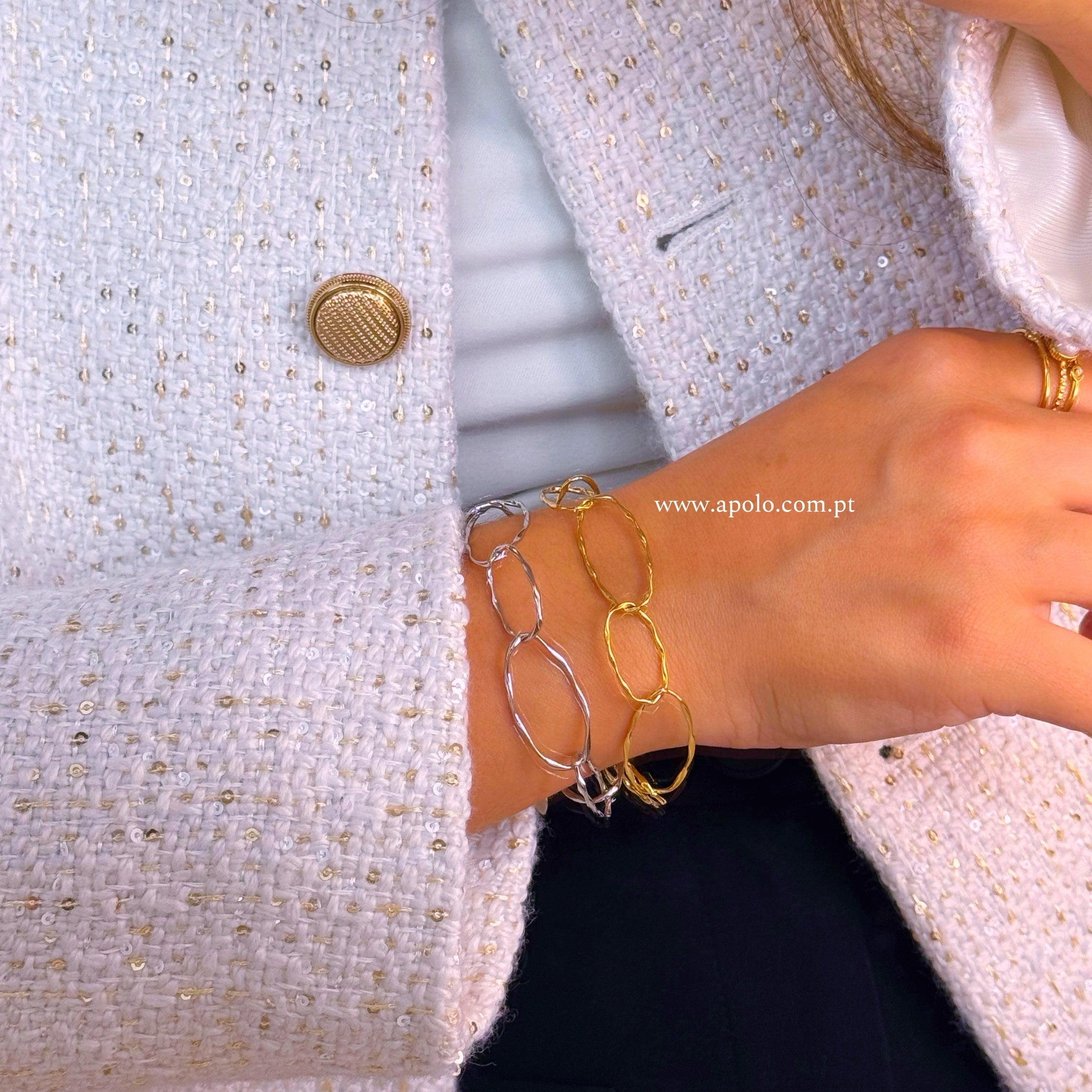 Pulseira com argolas ovais efeito torcido | 2 Cores