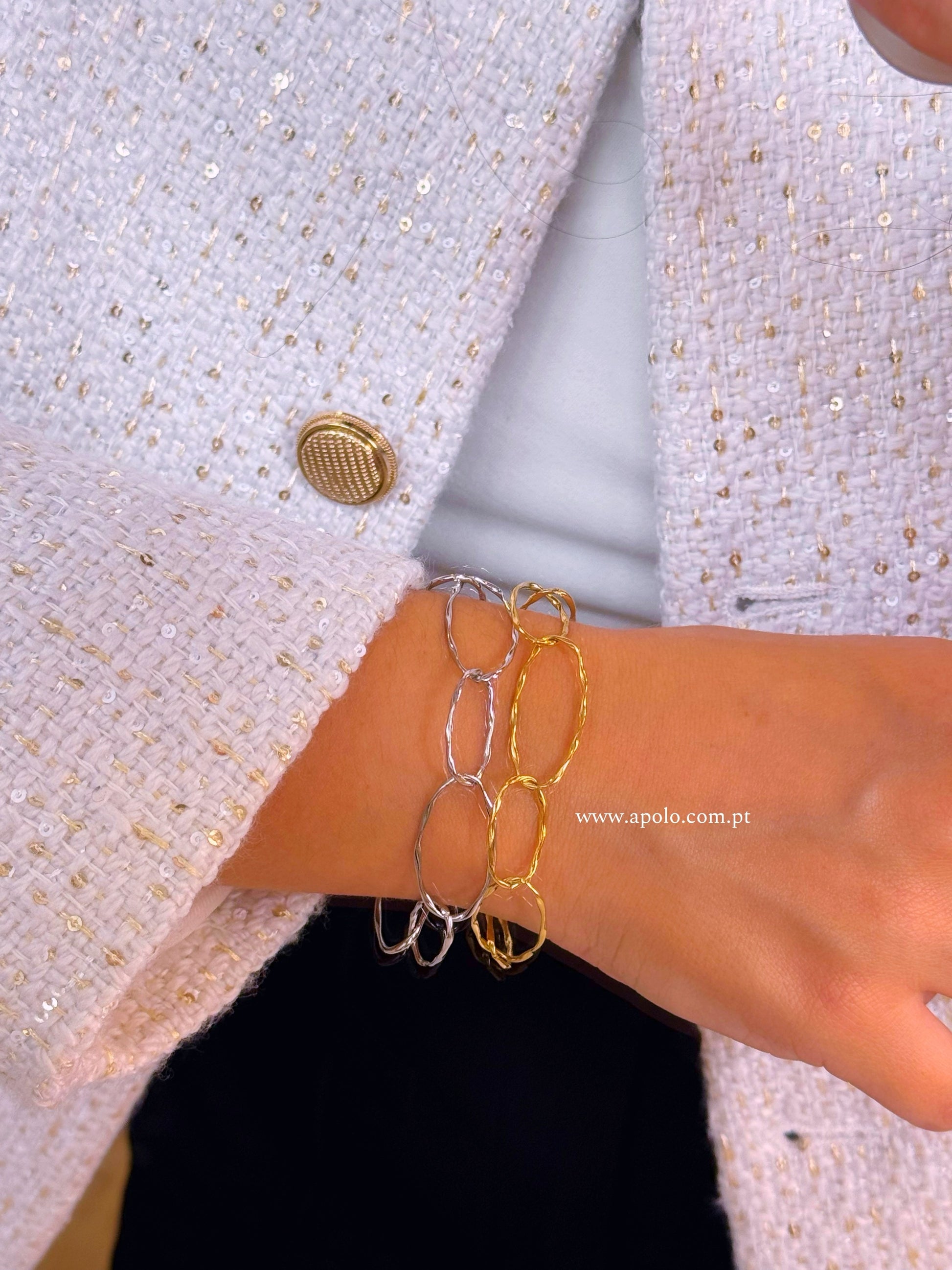 Pulseira com argolas ovais efeito torcido | 2 Cores