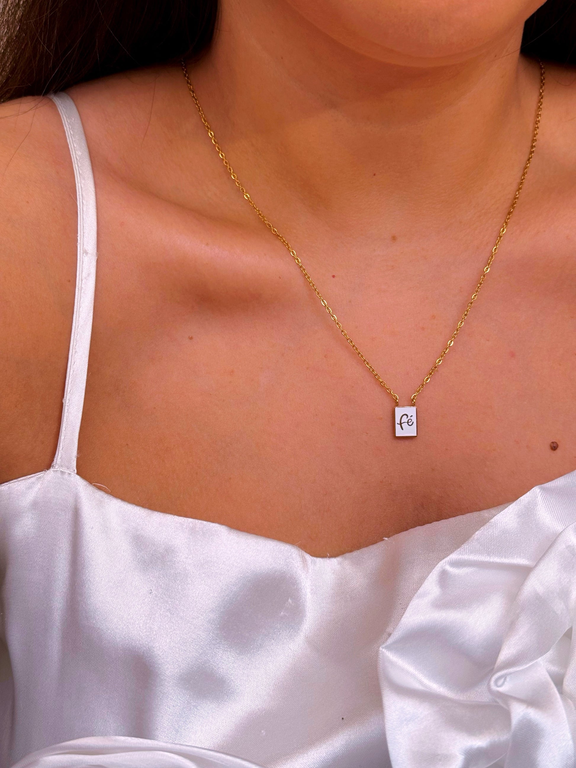 Escapulário com pendente "Fé" em branco | Dourado