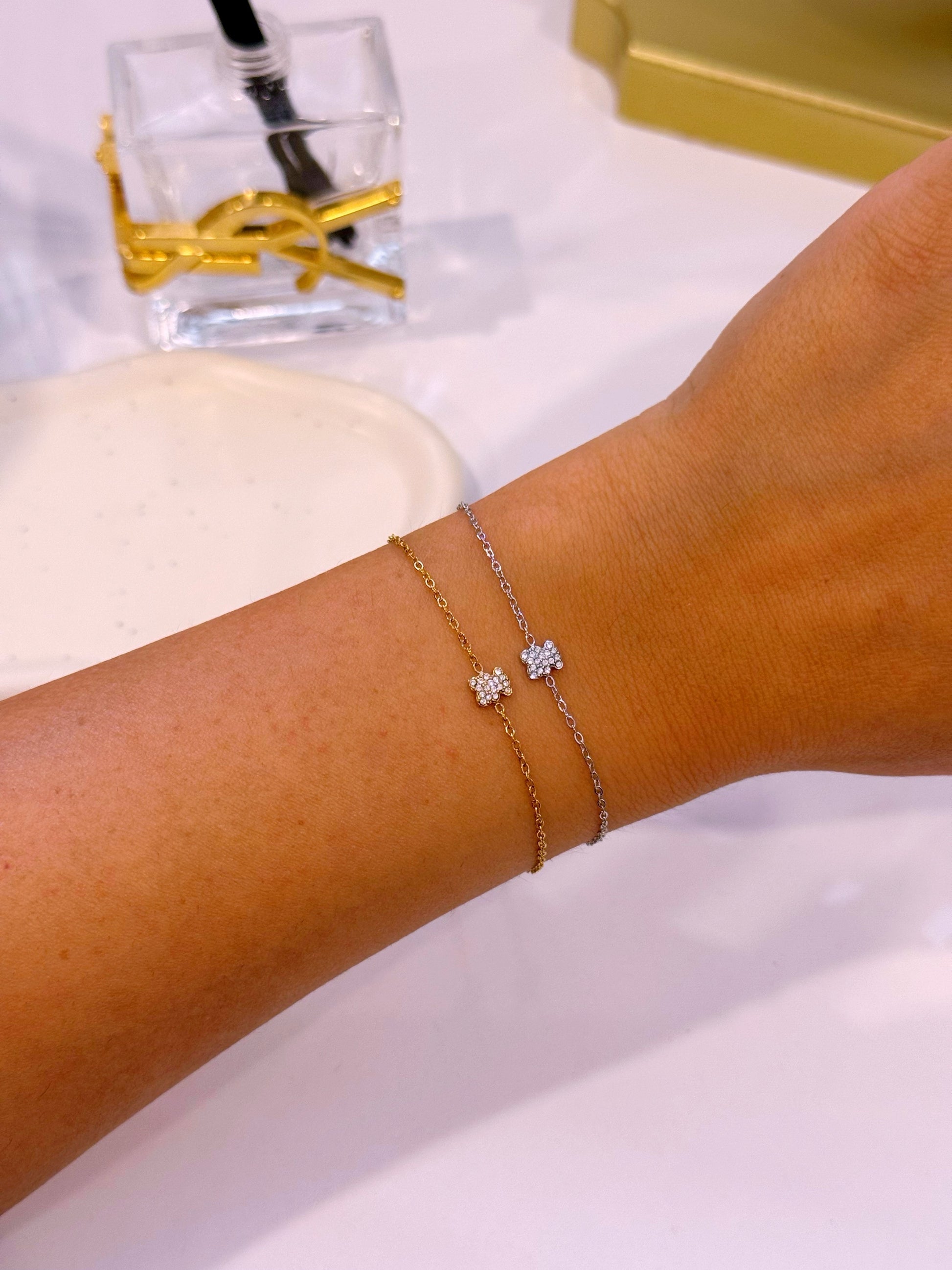 Pulseira com mini ursinho preenchido com brilhantes | 2 Cores