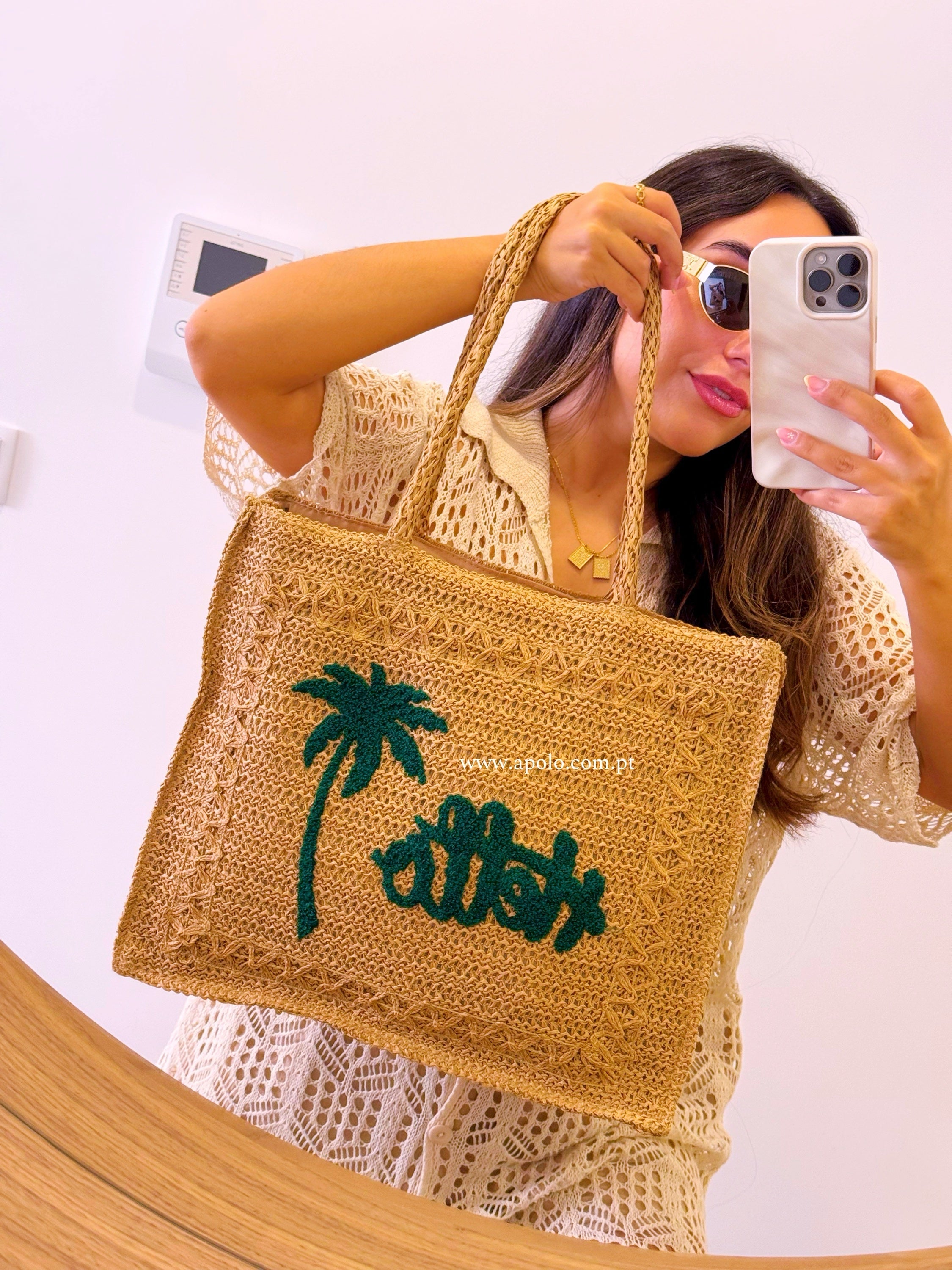 Saco de praia em palha • com bordado verde “Hello”