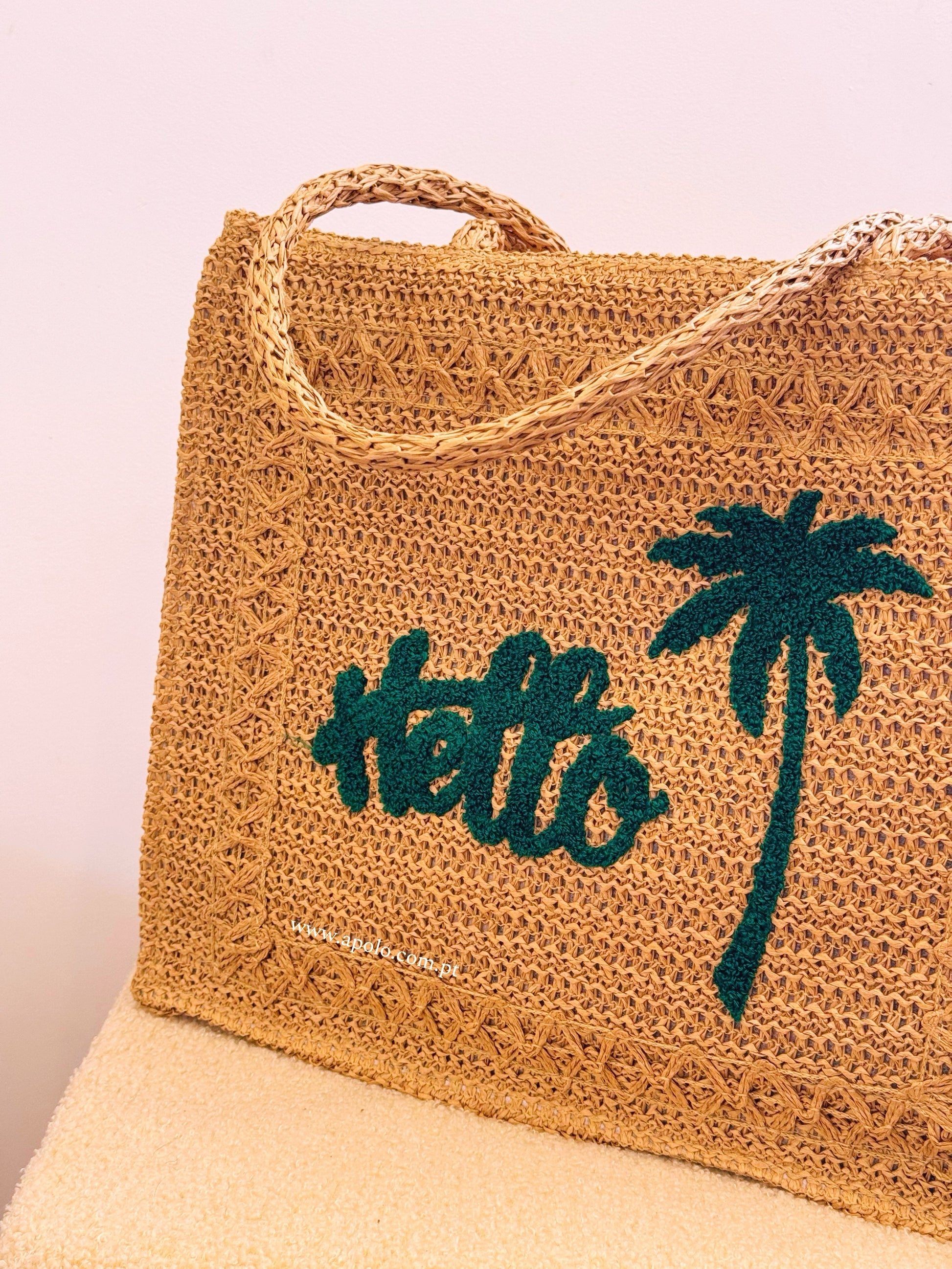 Saco de praia em palha • com bordado verde “Hello”