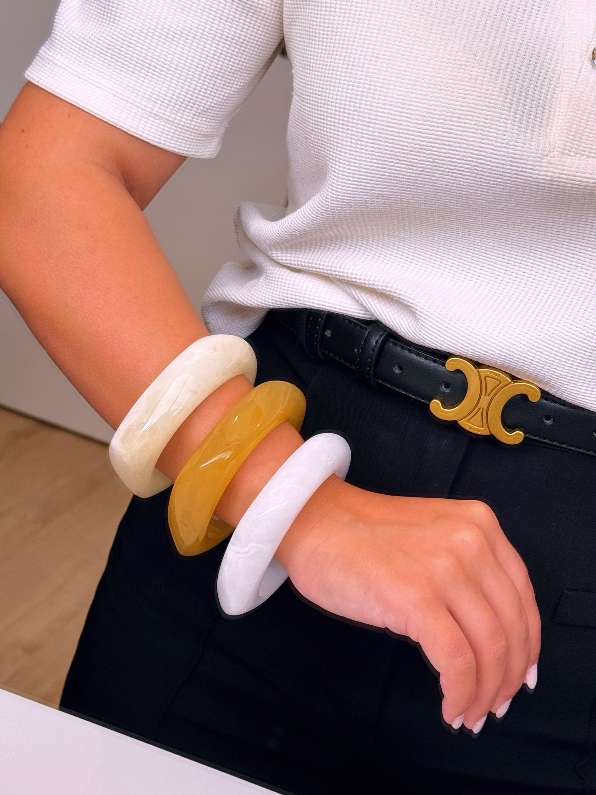 Set de 3 pulseiras maxi em acrílico | Bege, Esverdeada e Branco