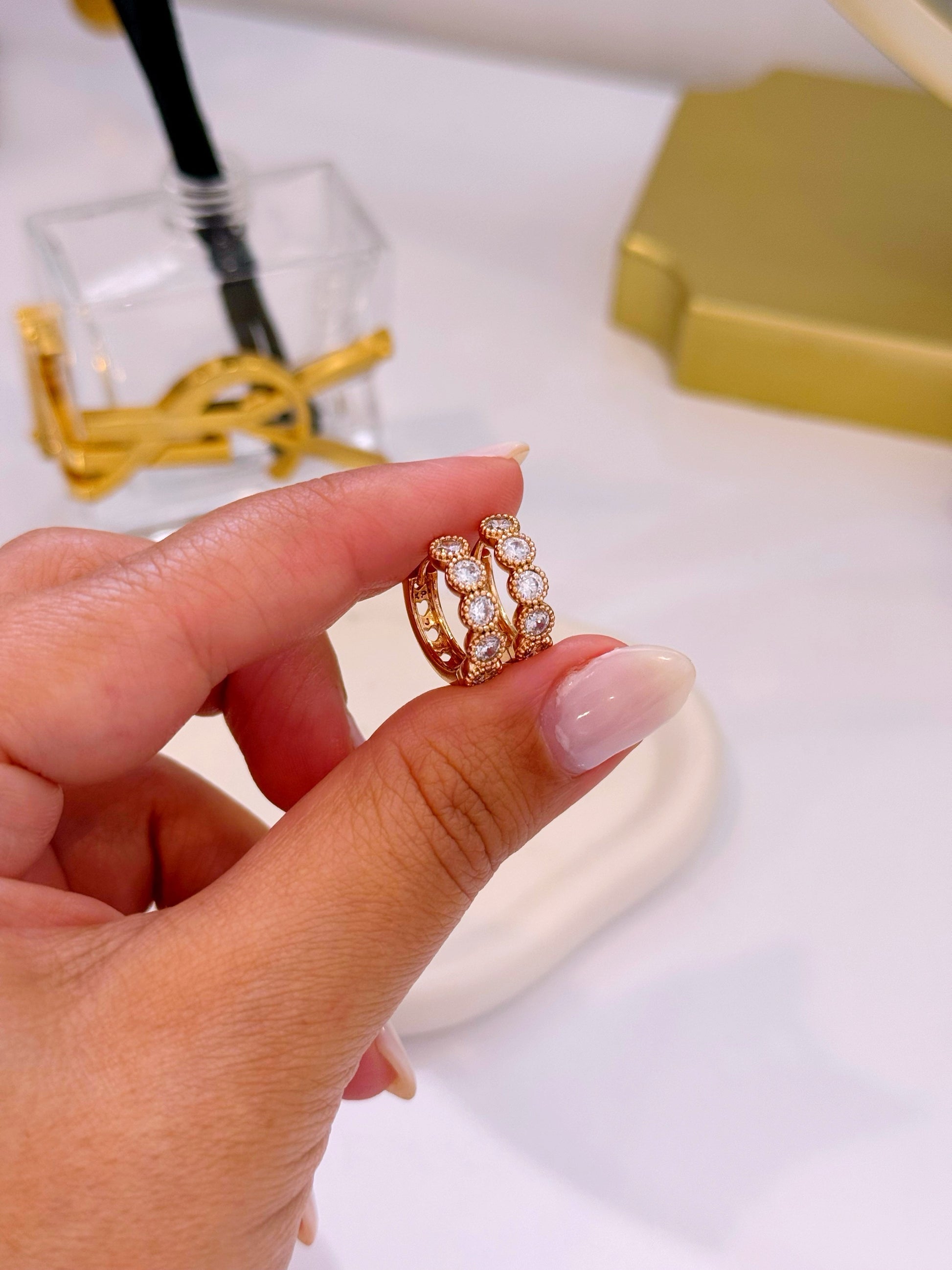 Argolinhas de brilhantes com contorno de bolinhas | Rose Gold