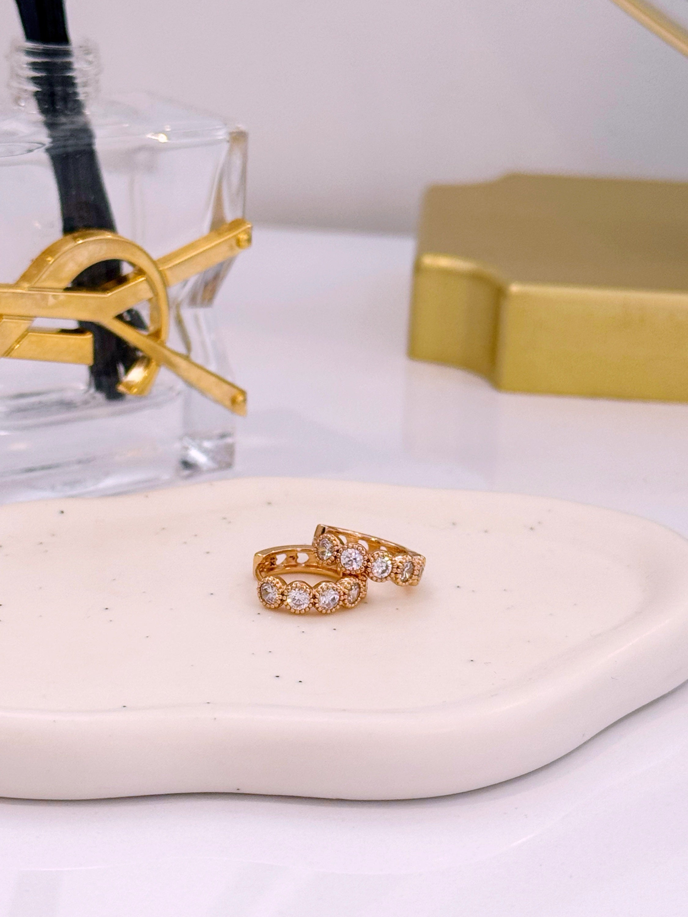 Argolinhas de brilhantes com contorno de bolinhas | Rose Gold