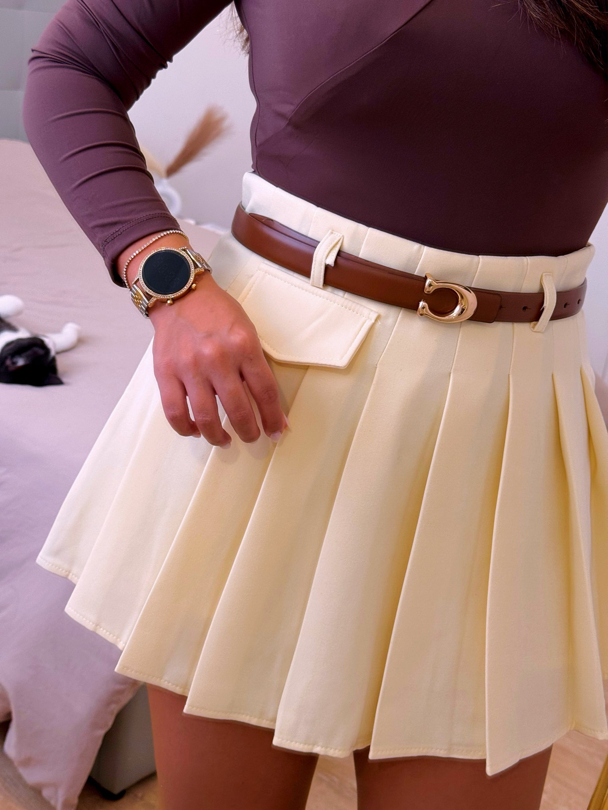 Saia-calção curta com pregas | Amarelo • MOCHY