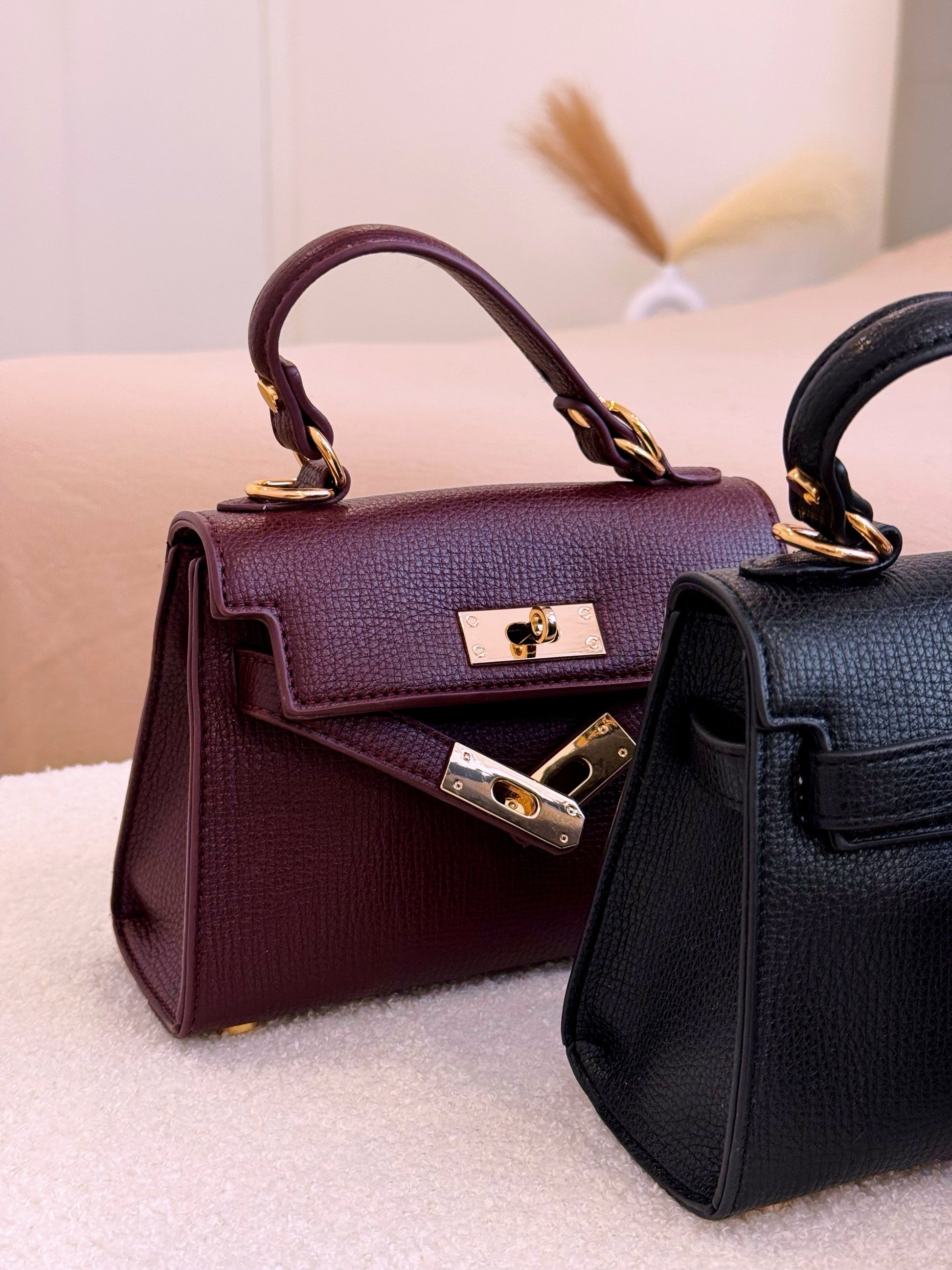 Mala de mão elegante com pormenores dourados | 3 Cores