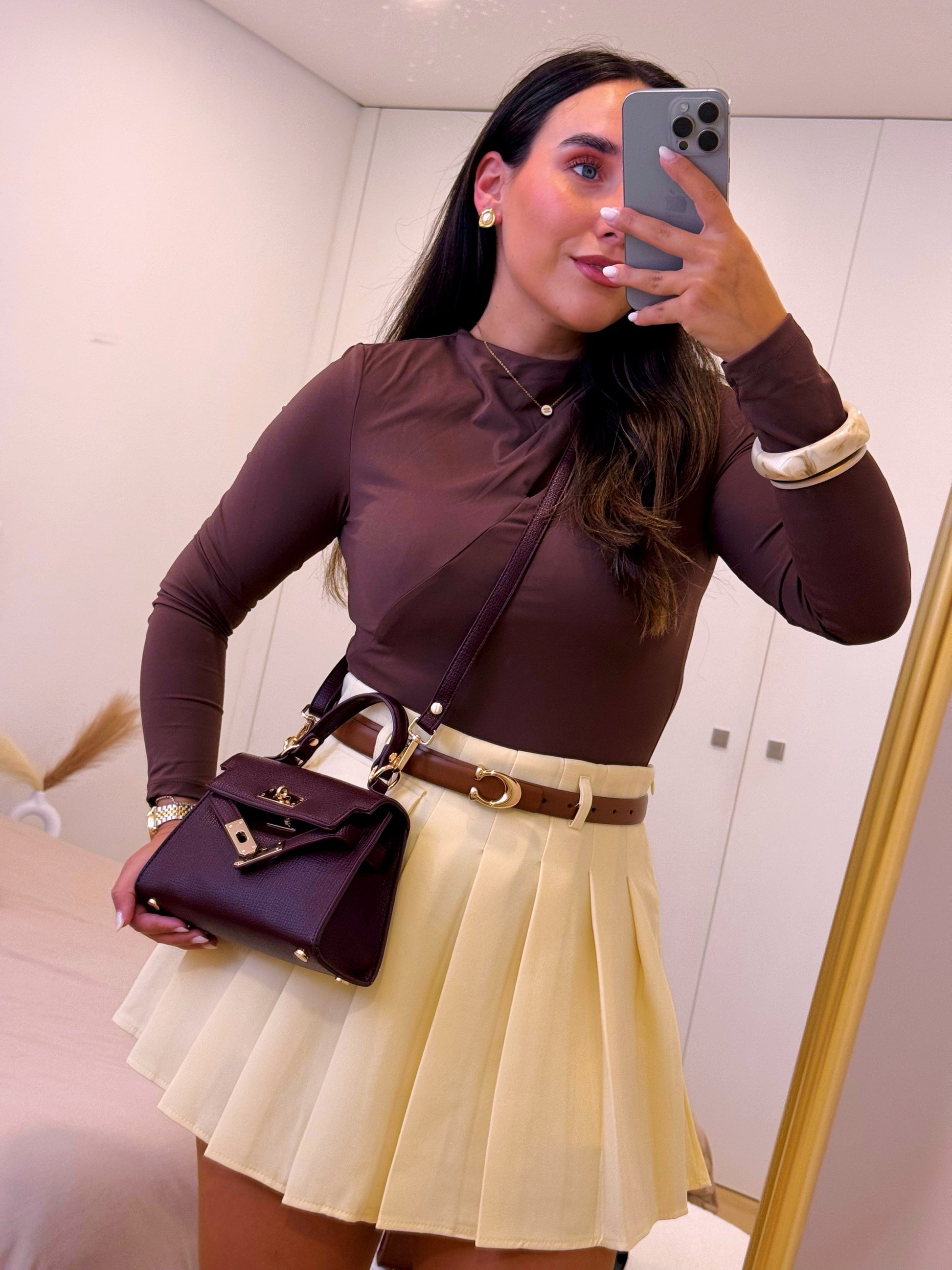 Mala de mão elegante com pormenores dourados | 3 Cores