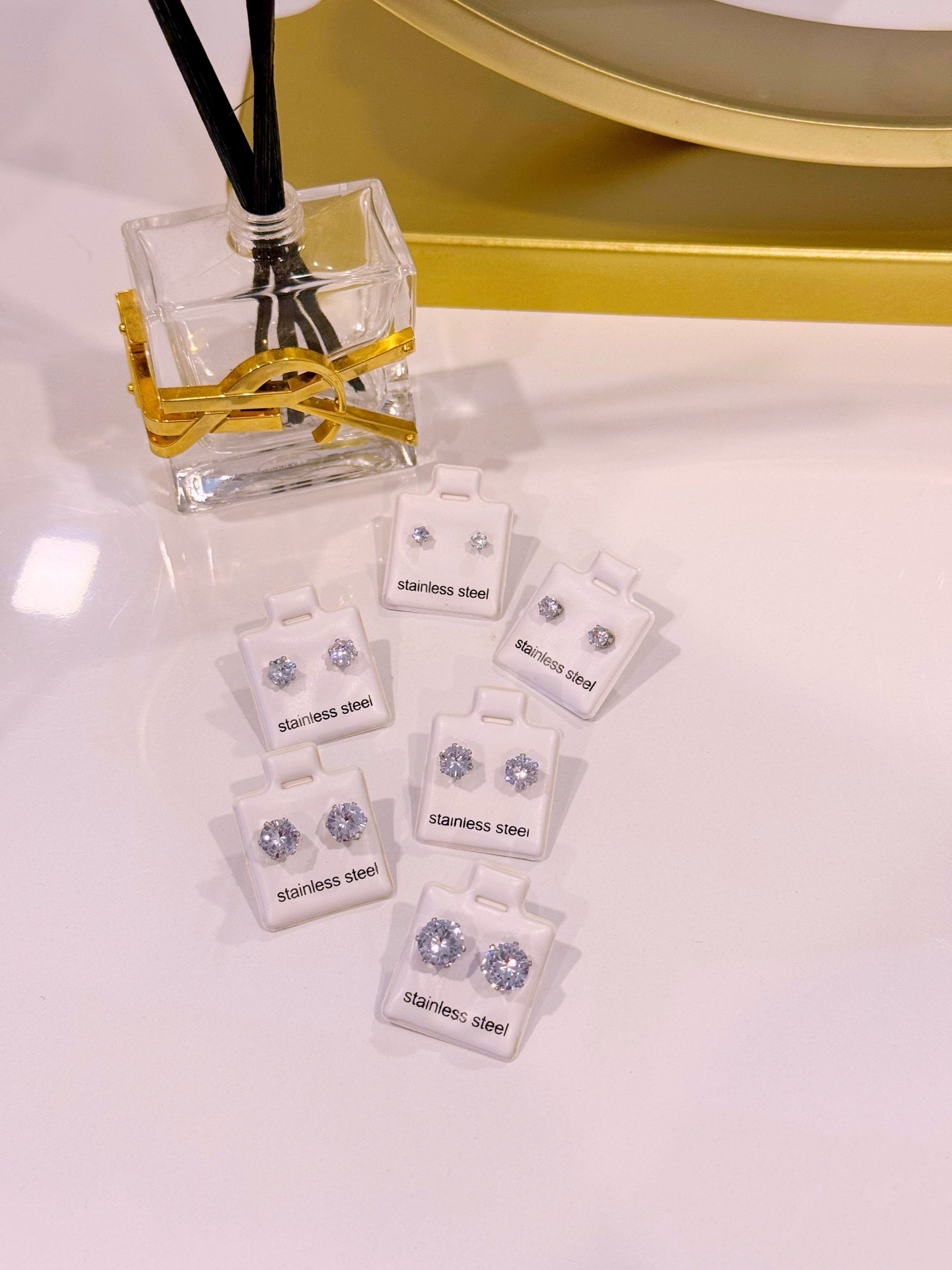 Brincos Pontos de Luz | Prateado • de 3 a 8 mm