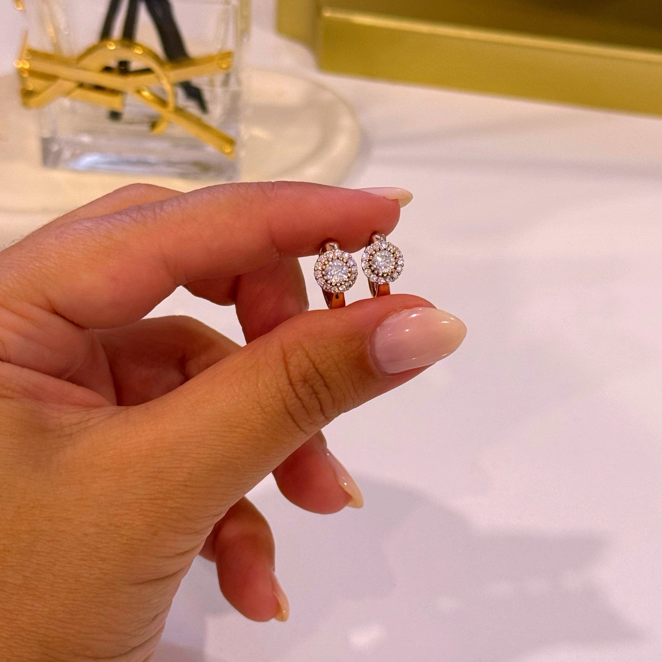 Argolinhas com círculo de brilhantes ao centro | Rose Gold