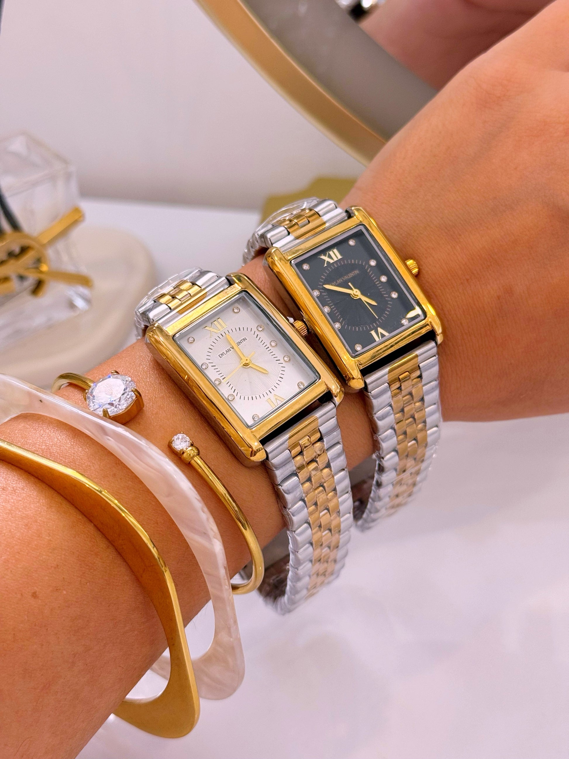 Relógio Analógico mostrador retangular | Fundo Preto