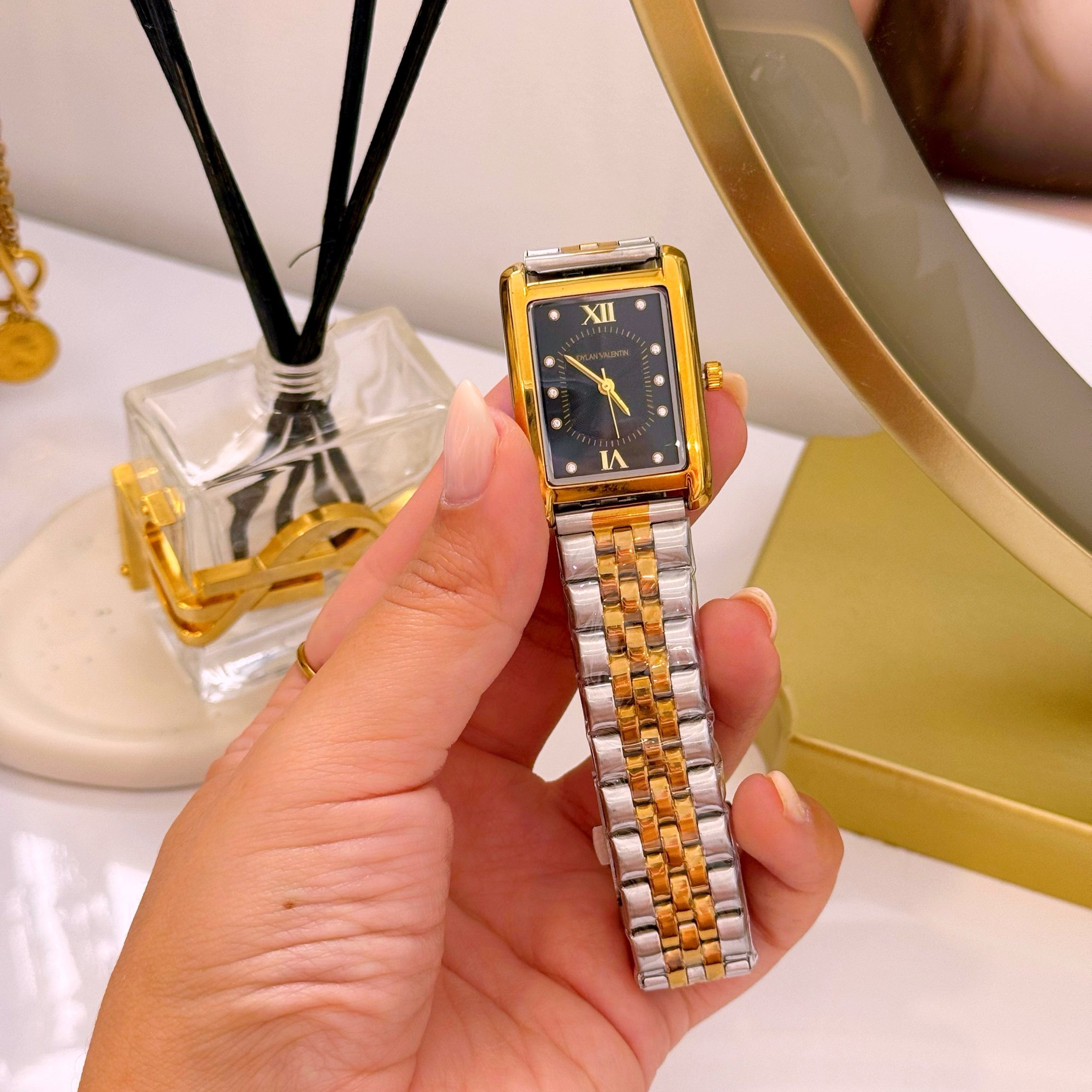 Relógio Analógico mostrador retangular | Fundo Preto