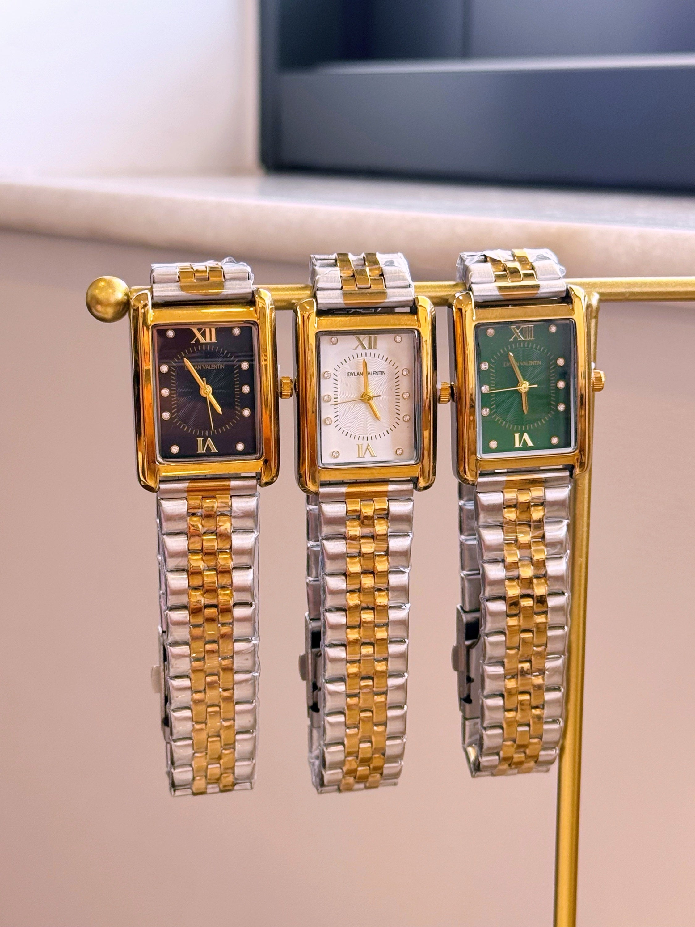 Relógio Analógico mostrador retangular | Fundo Preto