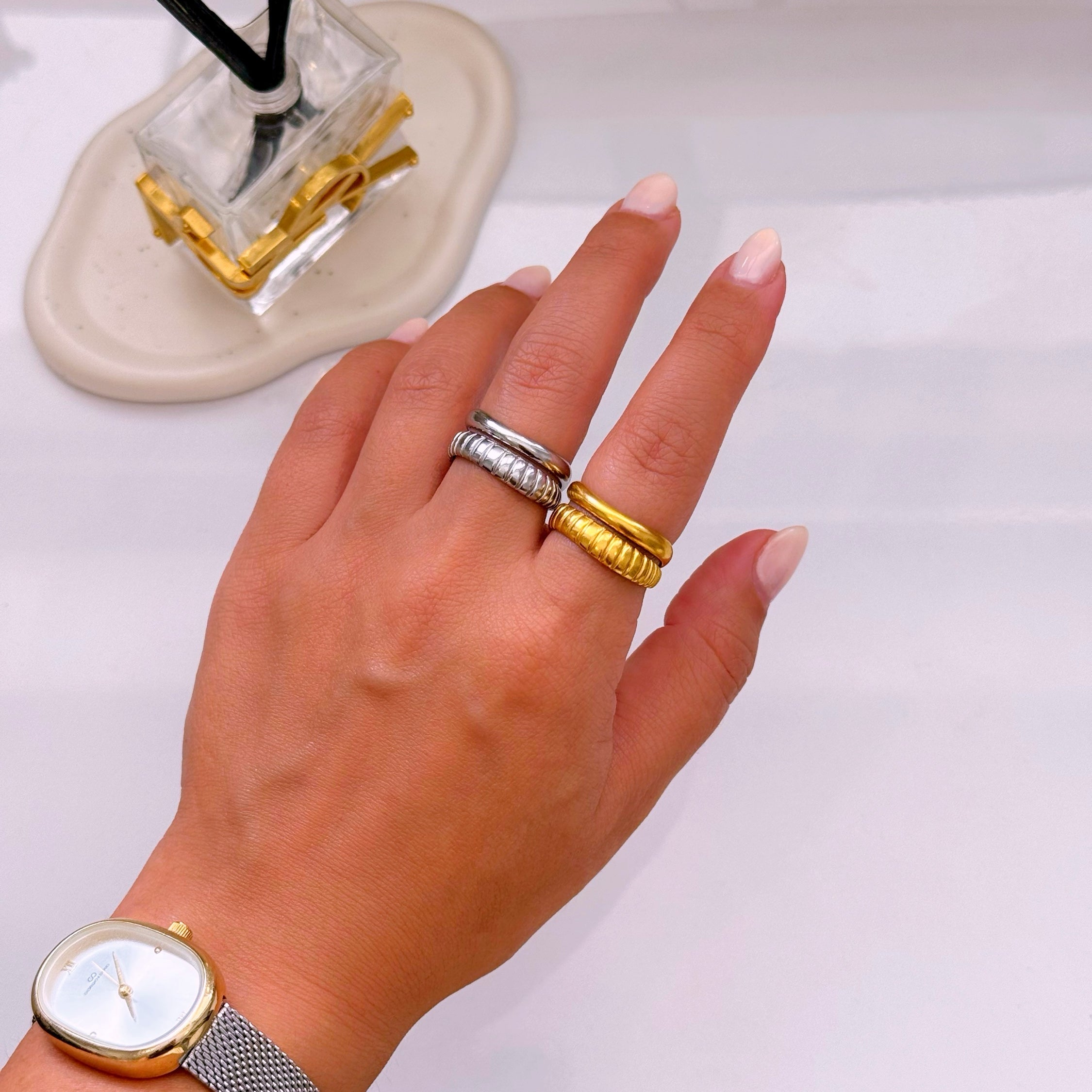 Anel efeito duplo ondulado irregular com relevos | 2 Cores