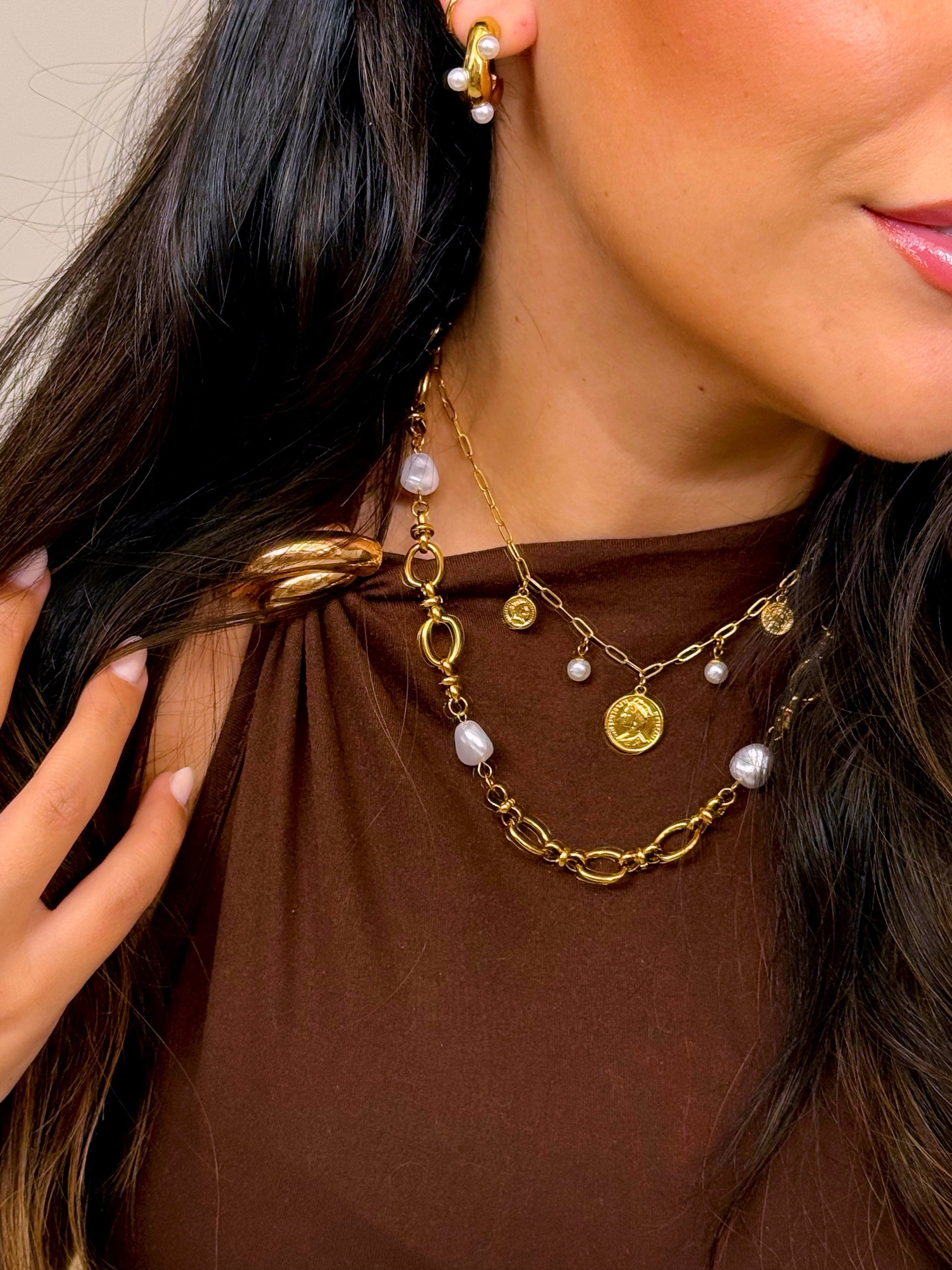 Colar efeito corrente com pérolas | Dourado