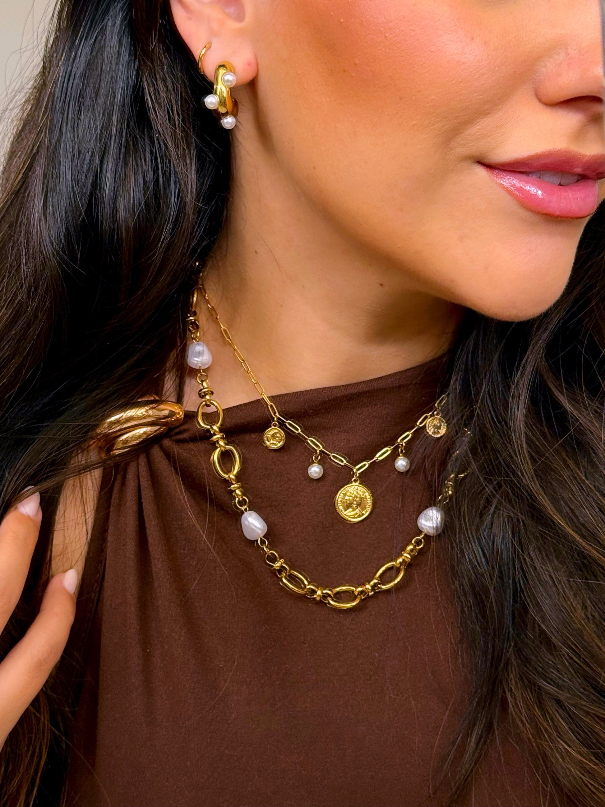 Colar efeito corrente com pérolas | Dourado