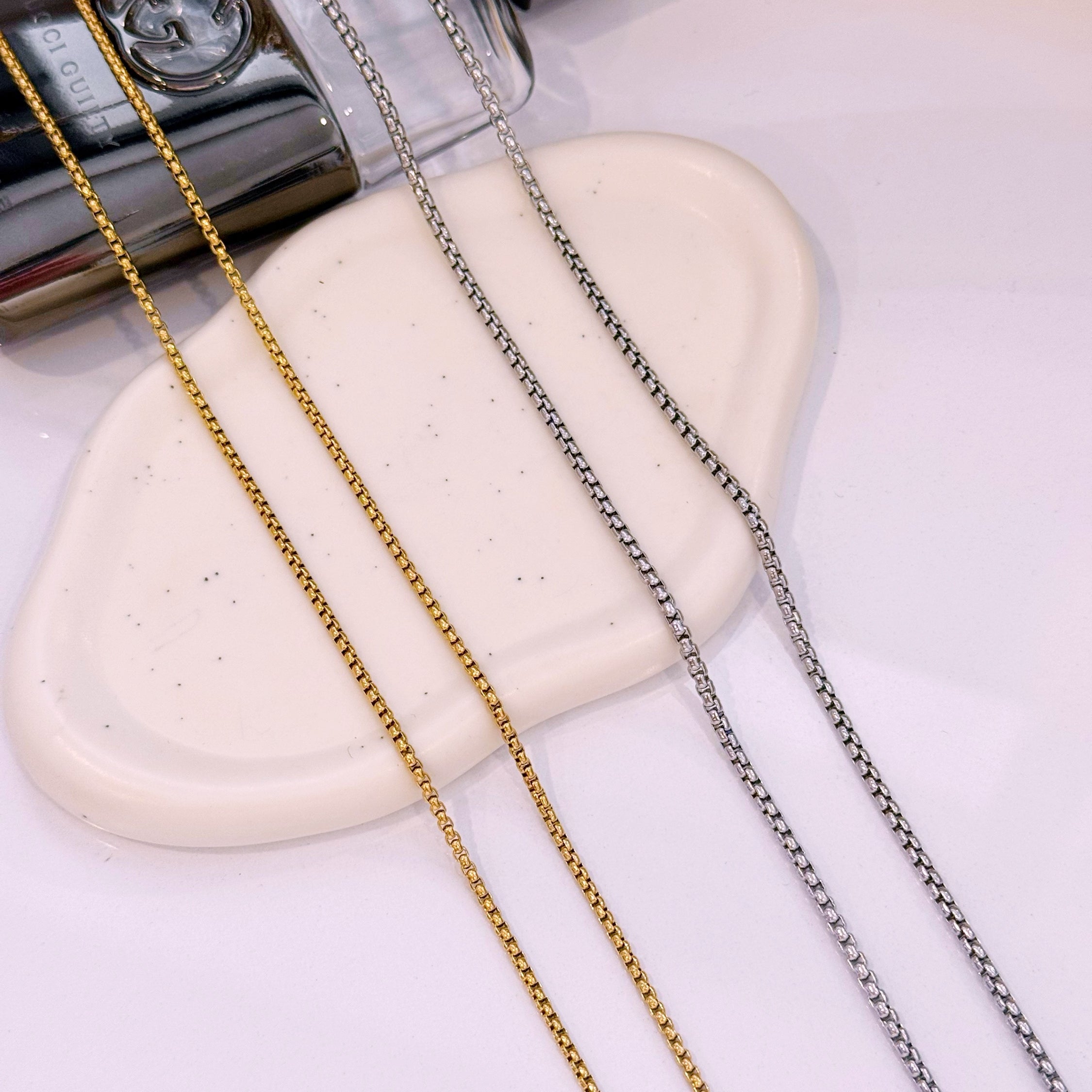 Colar malha entrelaçada de pequenos elos | 2 Cores