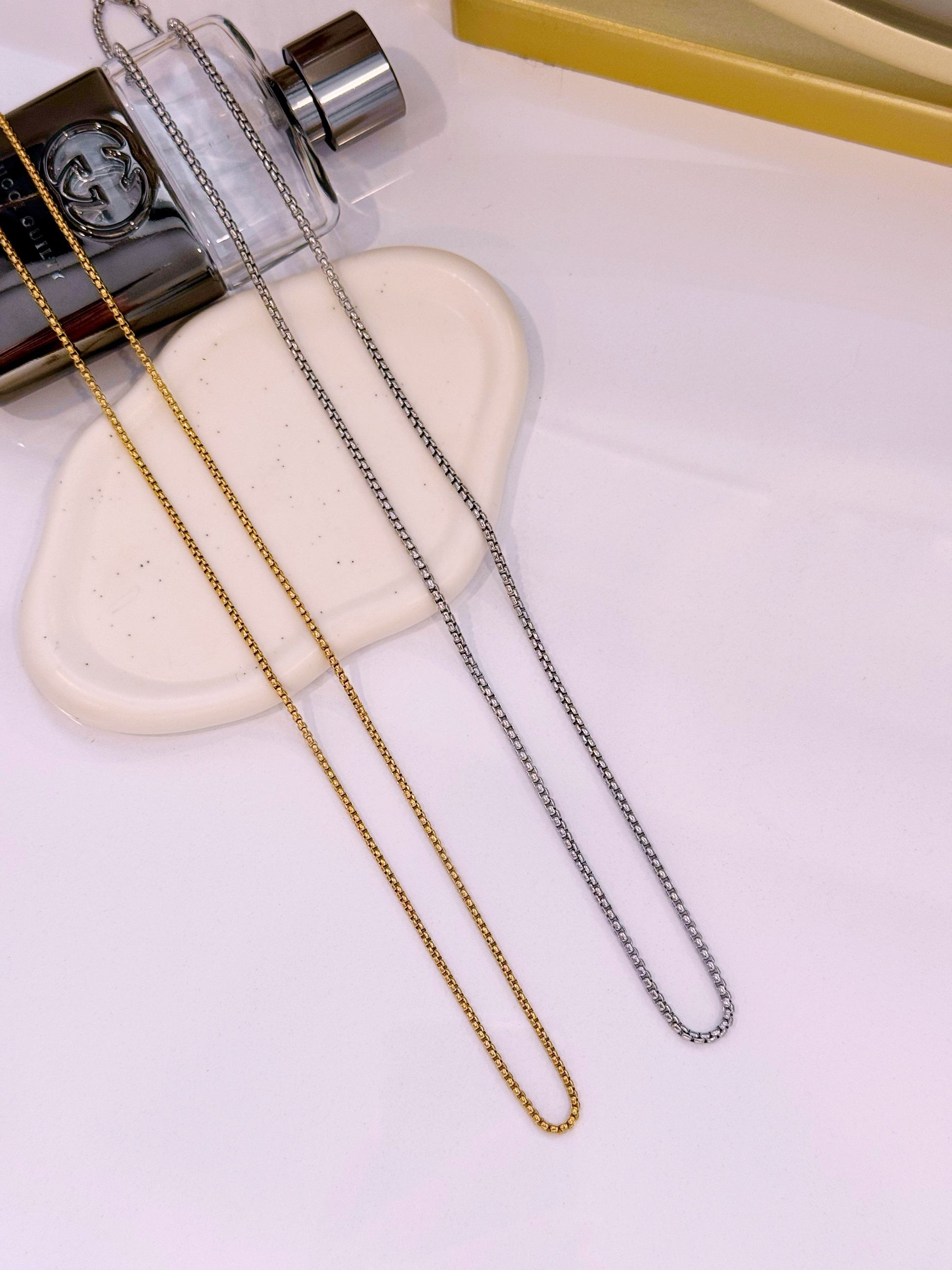 Colar malha entrelaçada de pequenos elos | 2 Cores