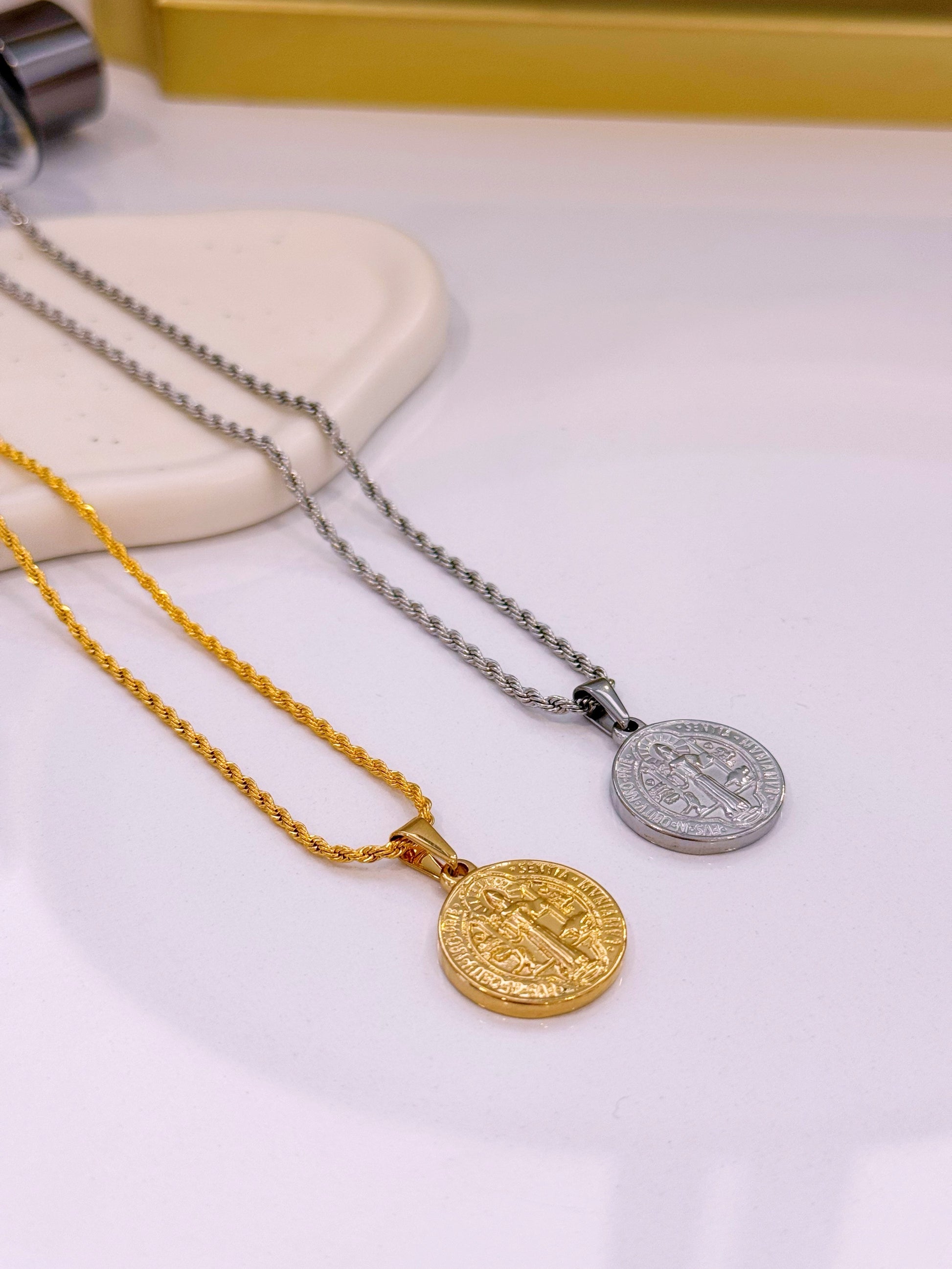 Colar medalha dupla face | 2 Cores