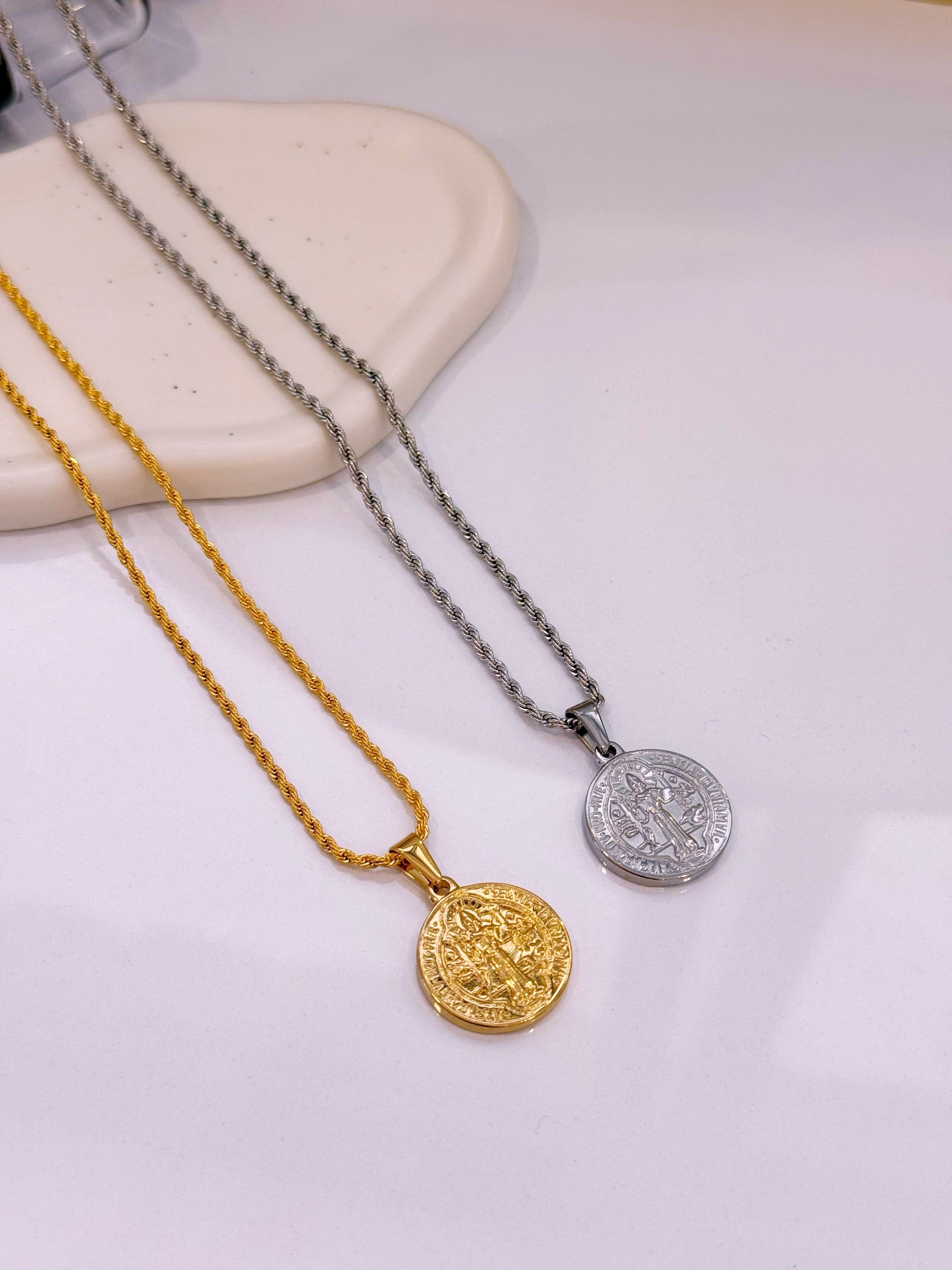 Colar medalha dupla face | 2 Cores