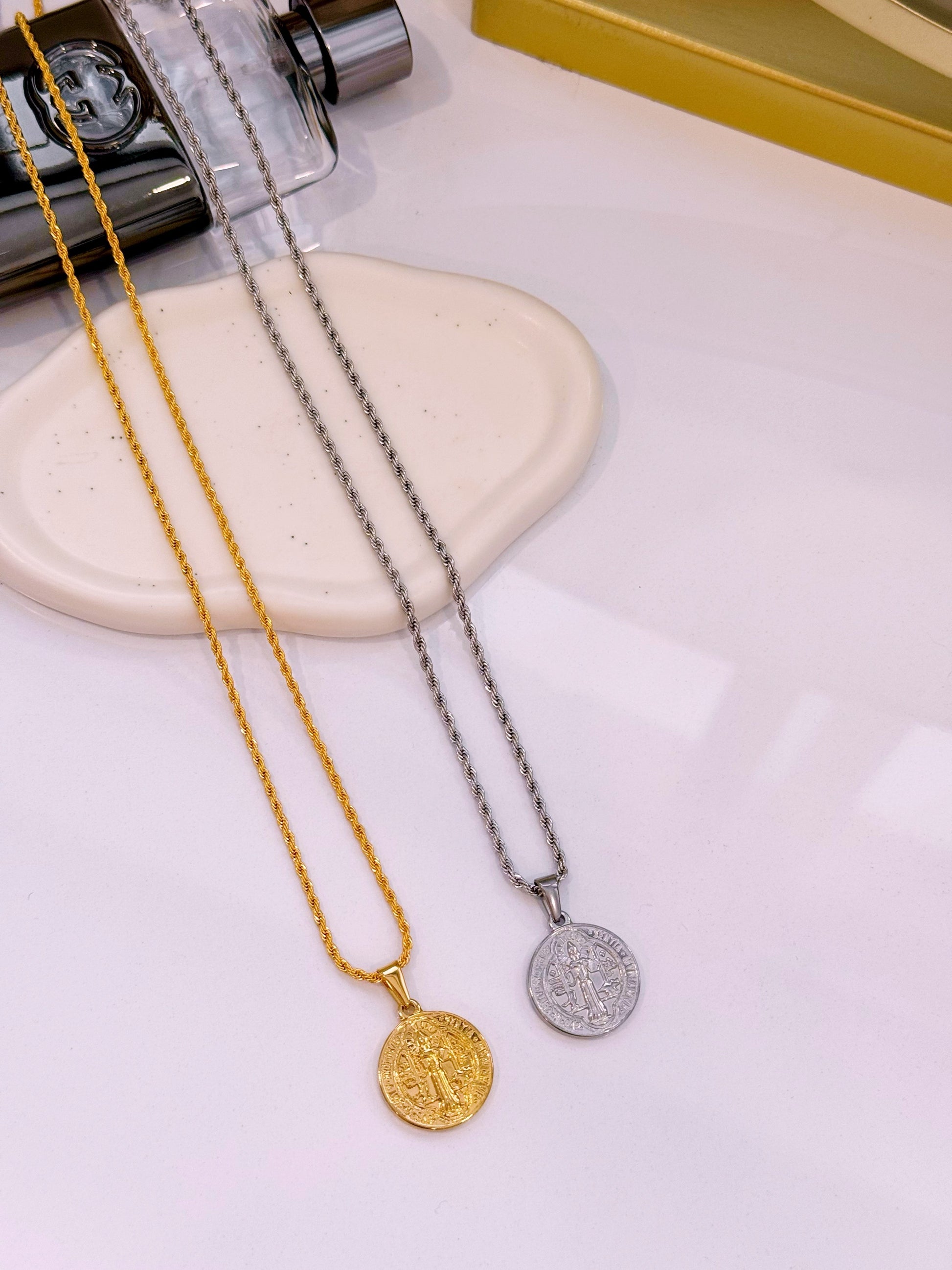 Colar medalha dupla face | 2 Cores