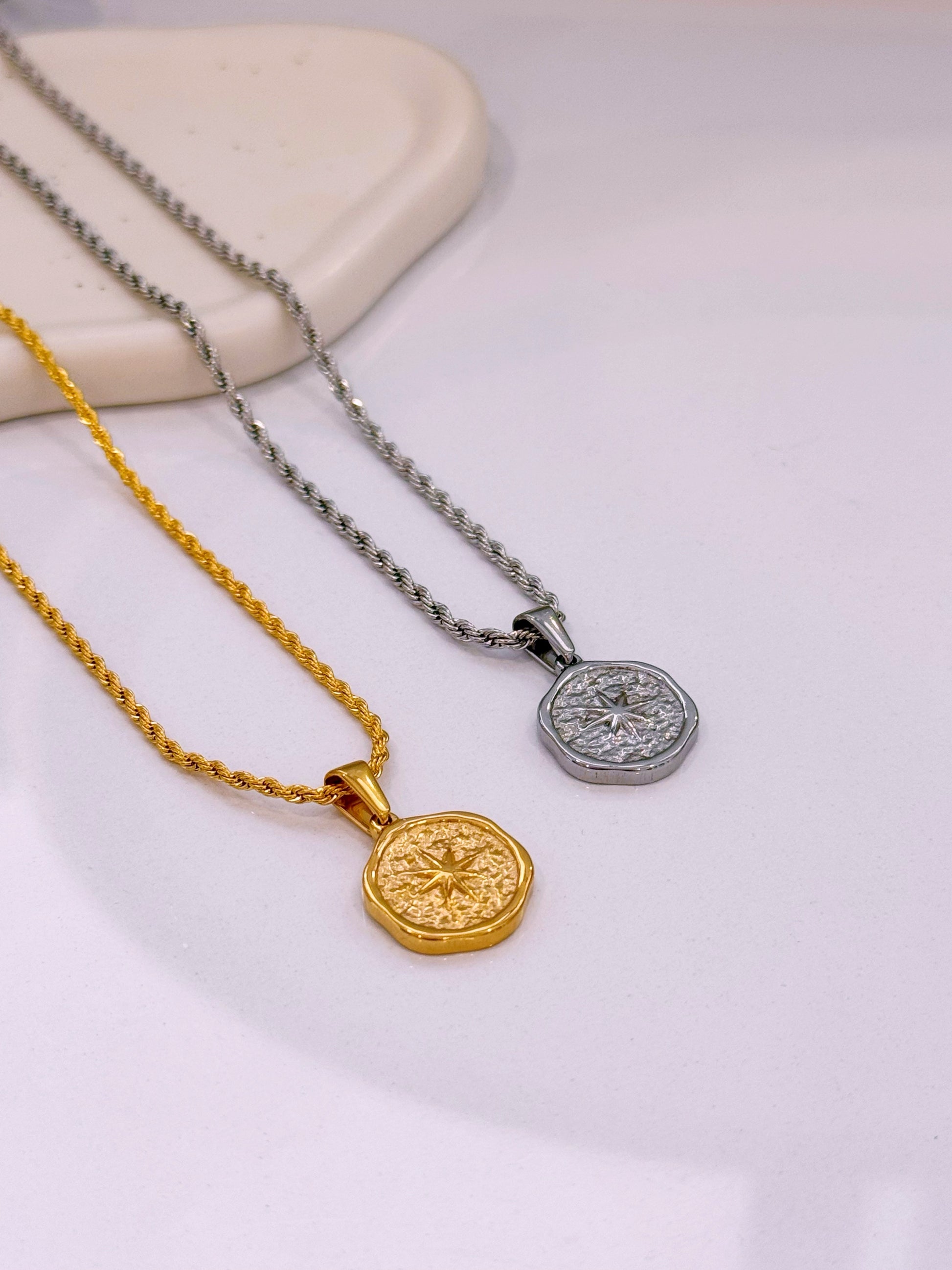 Colar pendente bússola | 2 Cores