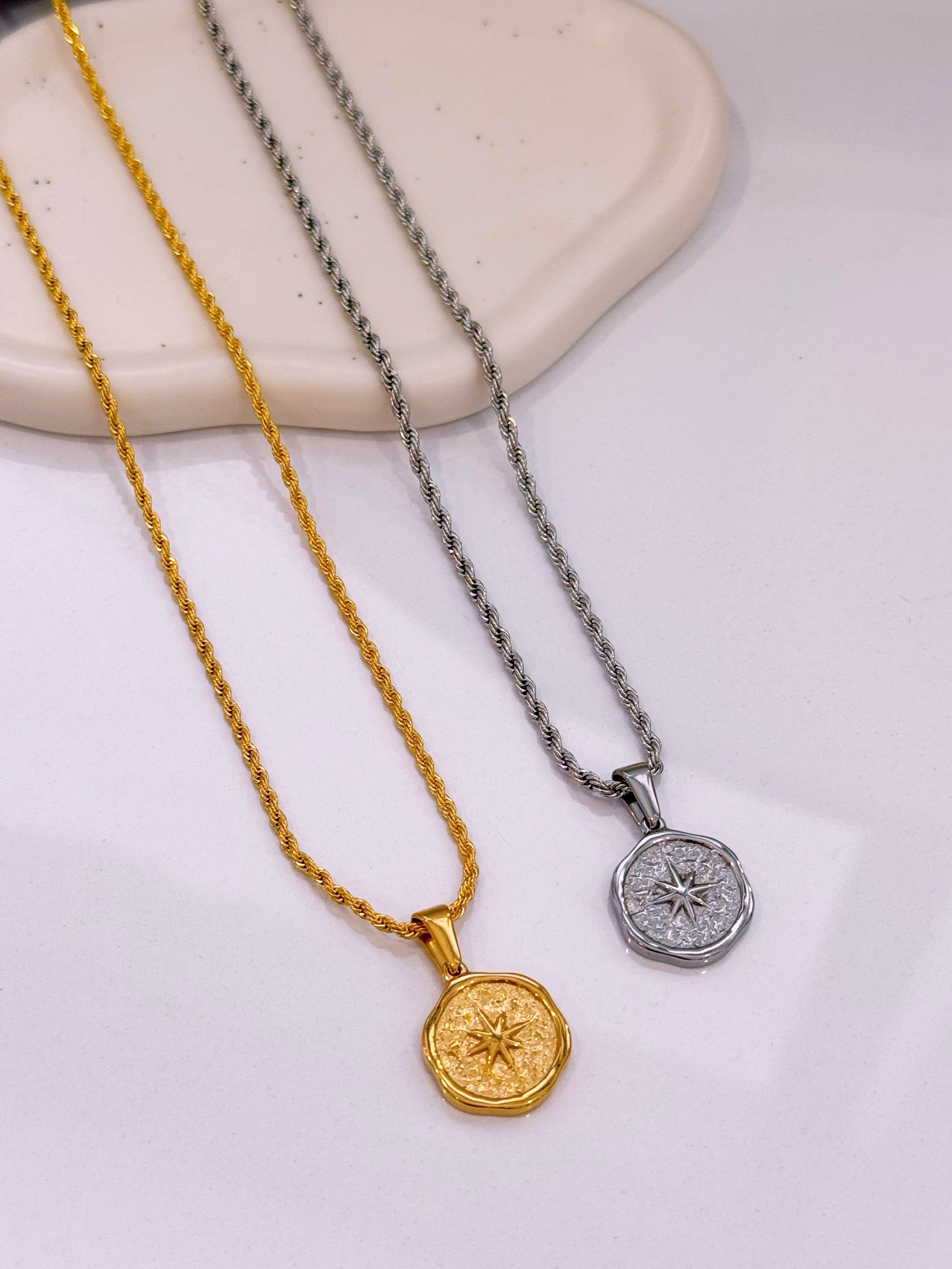 Colar pendente bússola | 2 Cores