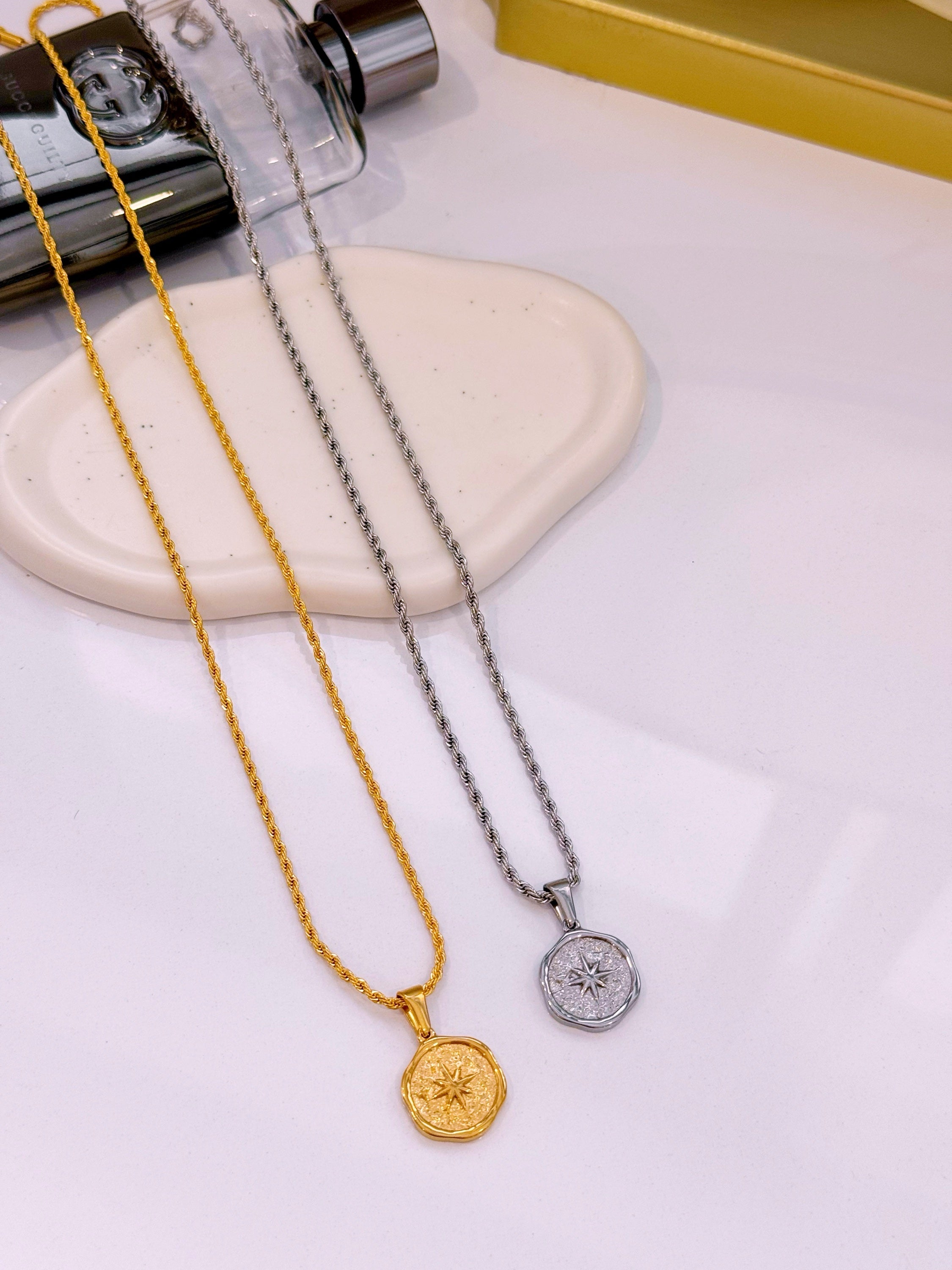 Colar pendente bússola | 2 Cores