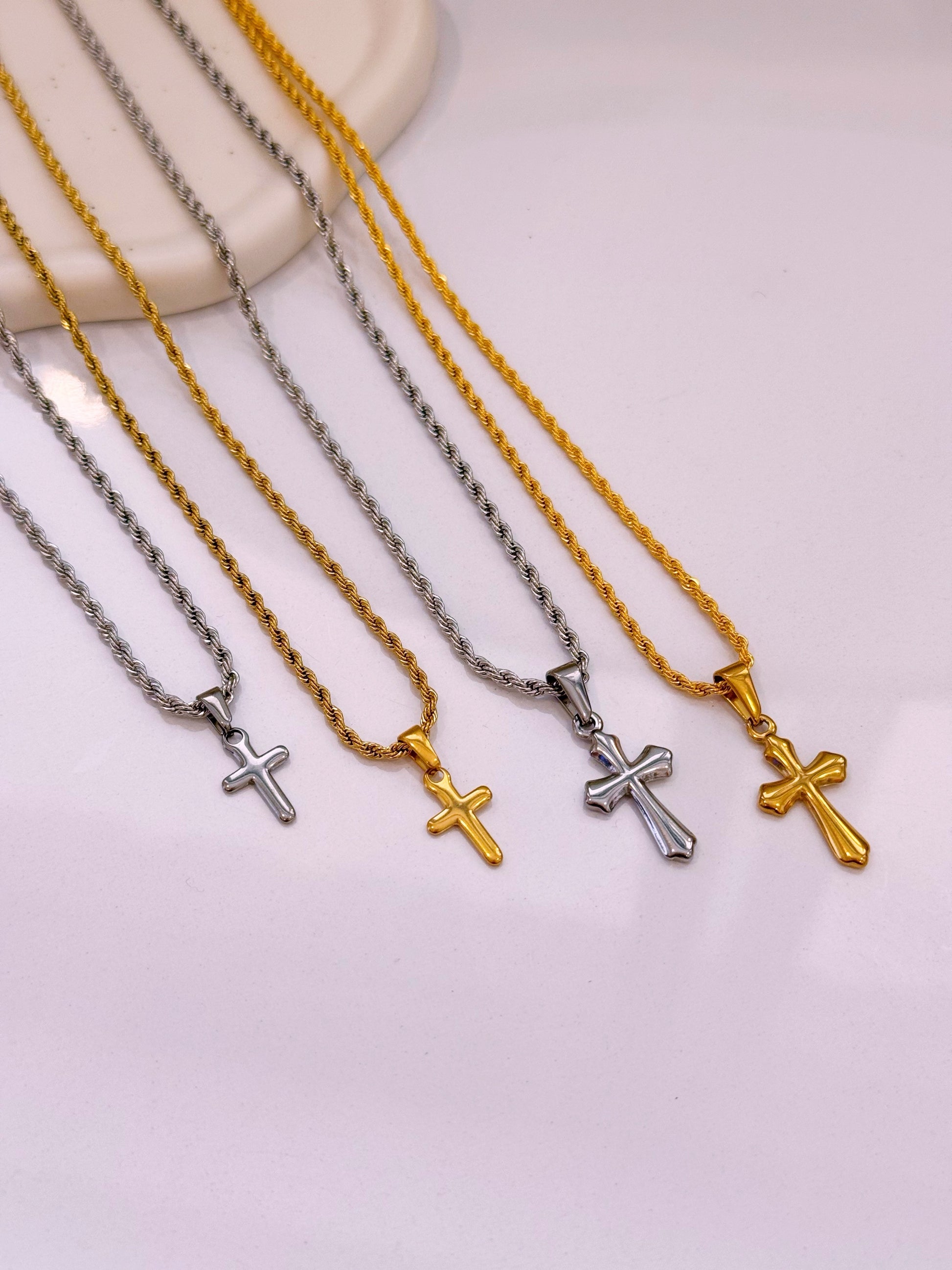 Colar cruz | 2 Tamanhos • 2 cores