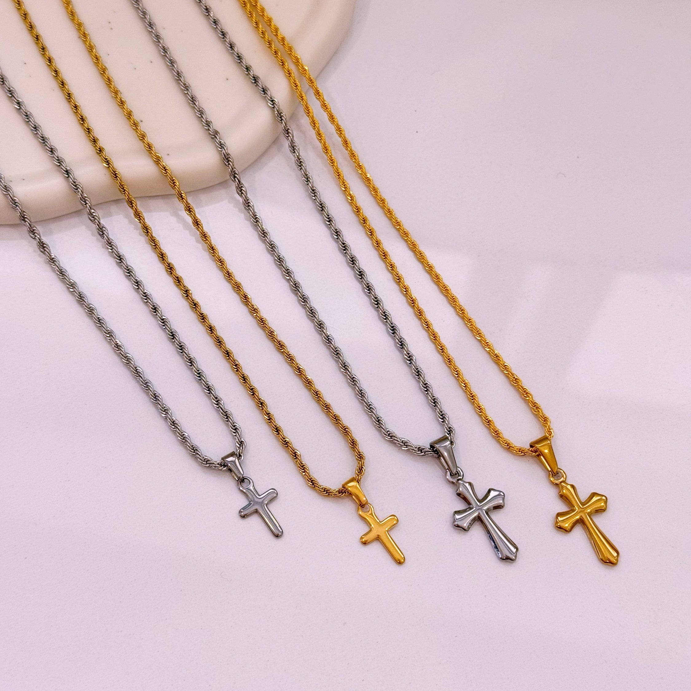 Colar cruz | 2 Tamanhos • 2 cores