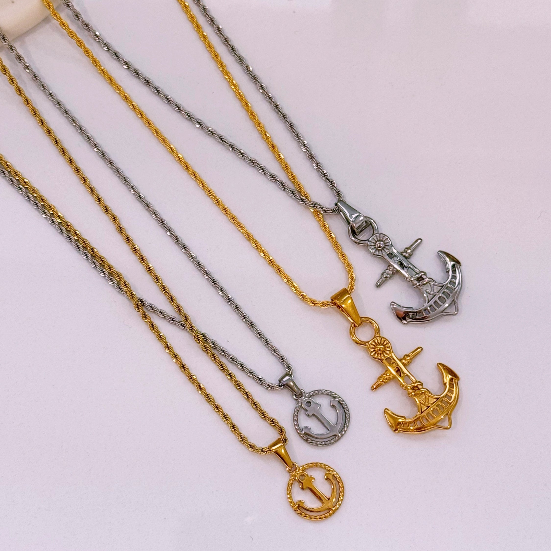 Colar âncora | 2 Tamanhos • 2 cores