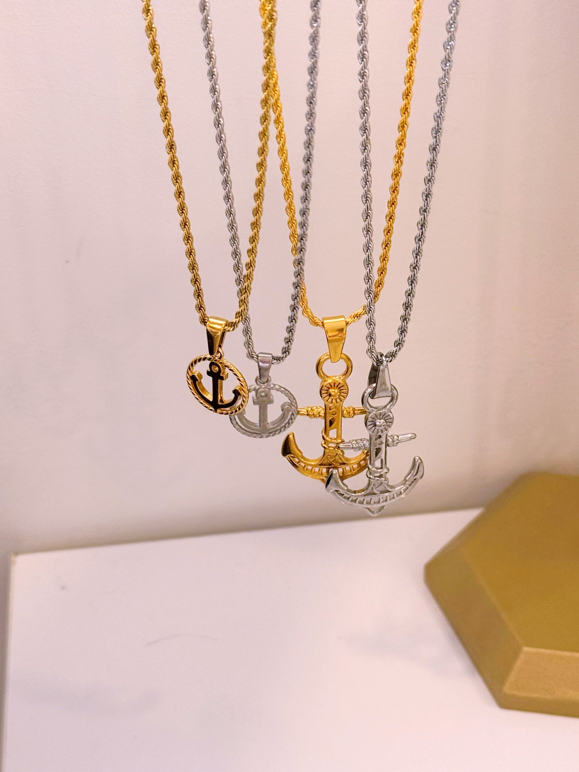 Colar âncora | 2 Tamanhos • 2 cores