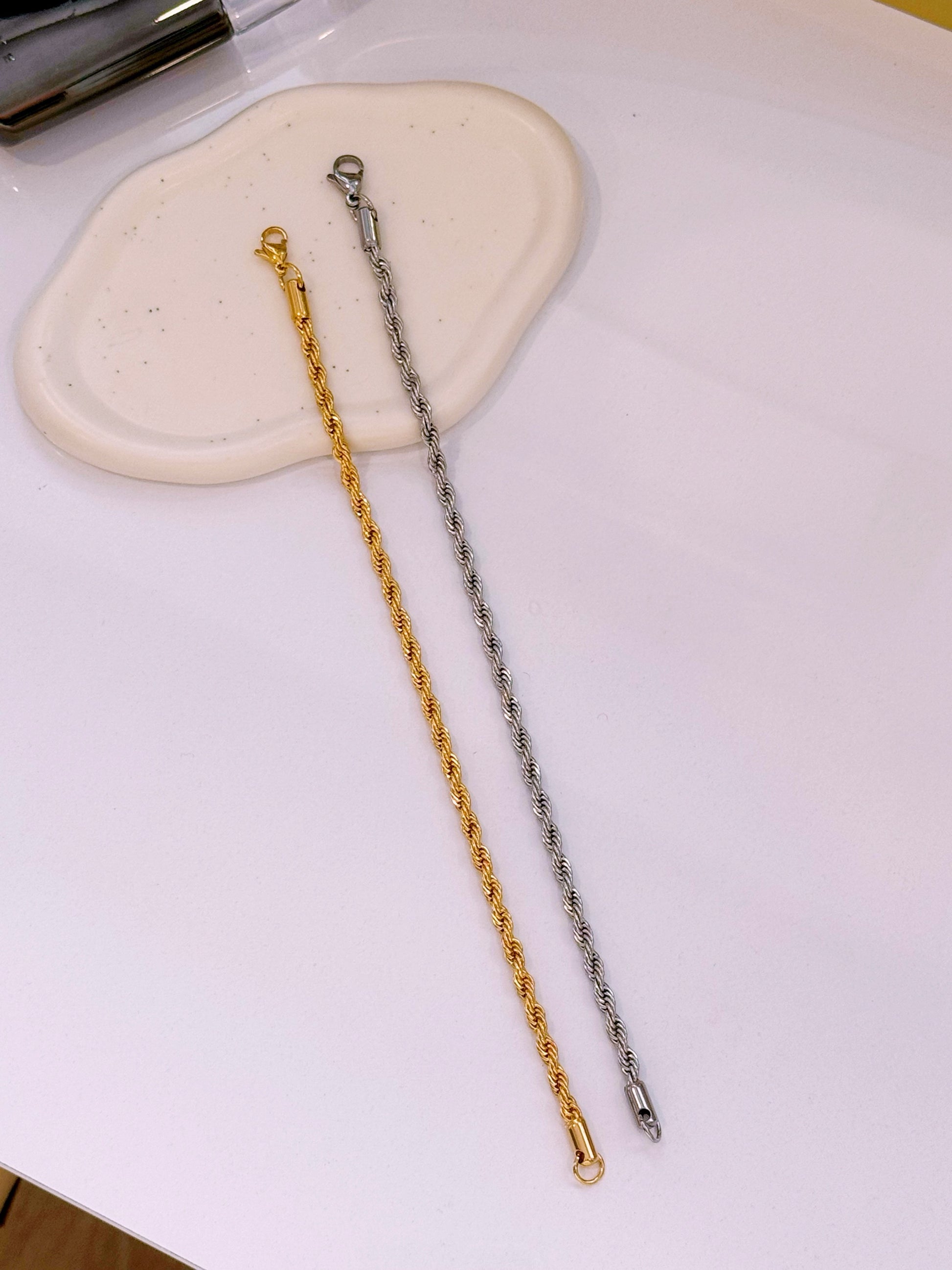 Pulseira malha torcida | 2 Cores