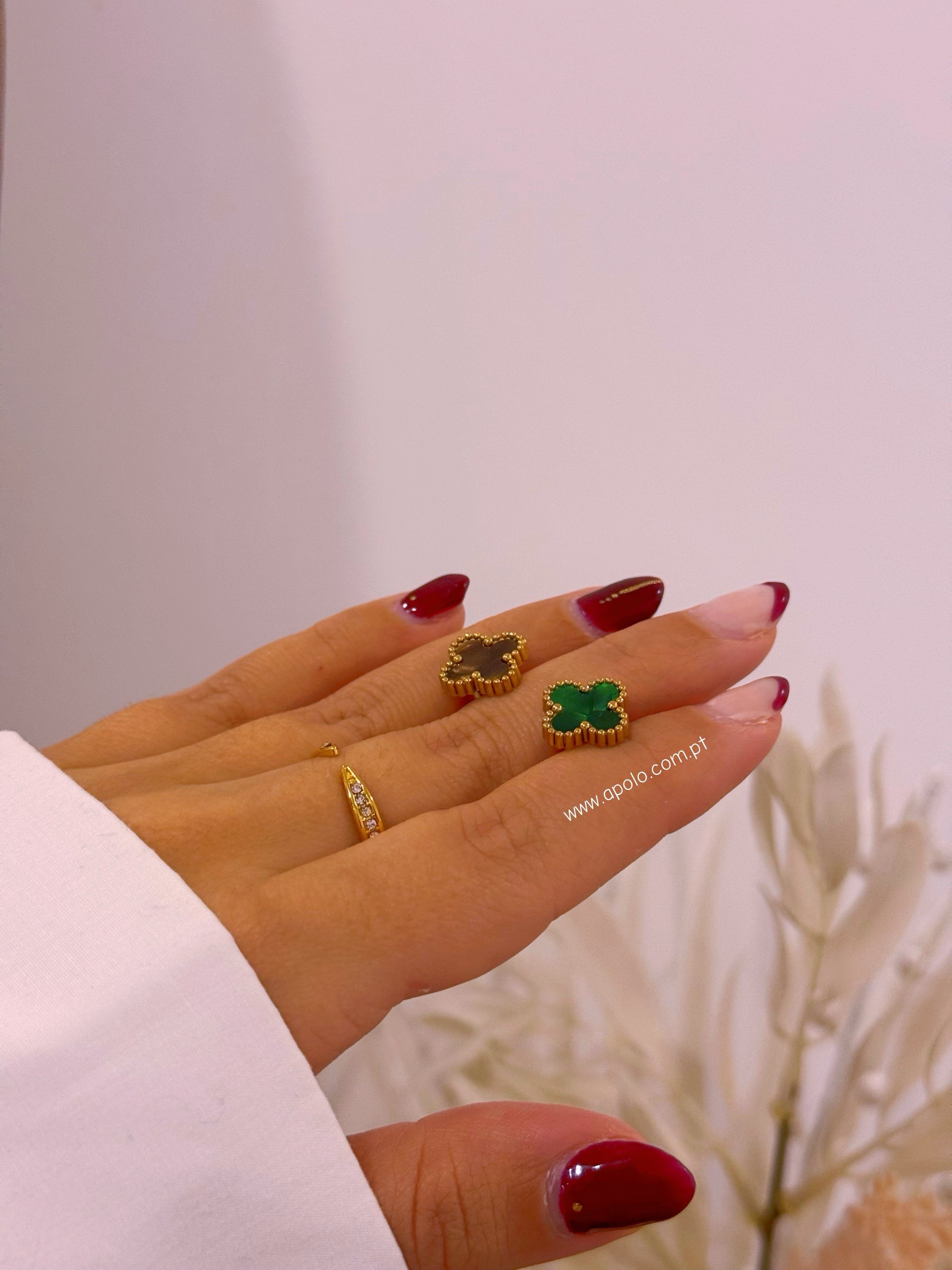 Brincos formato de trevo efeito mármore | 2 cores