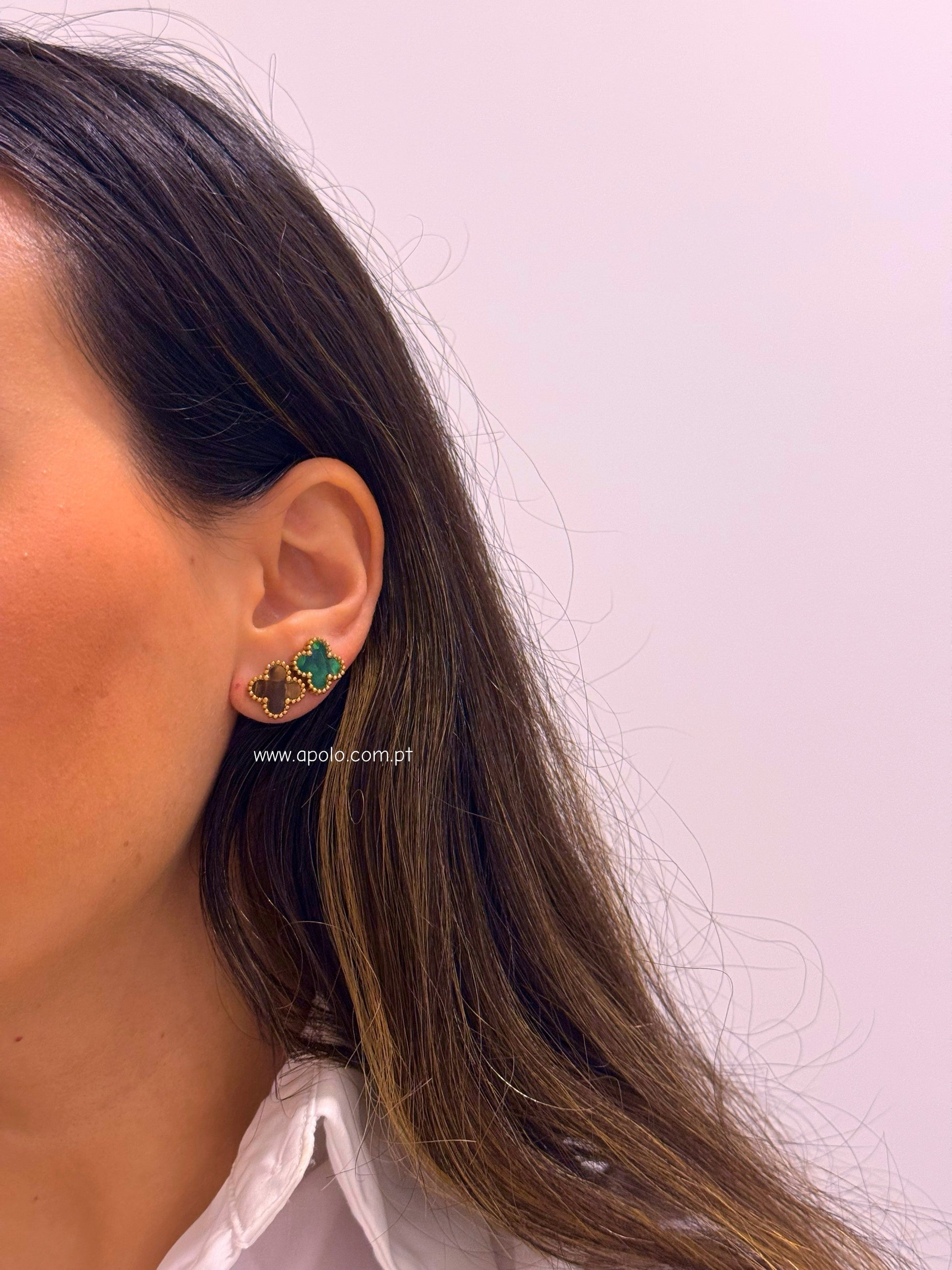 Brincos formato de trevo efeito mármore | 2 cores