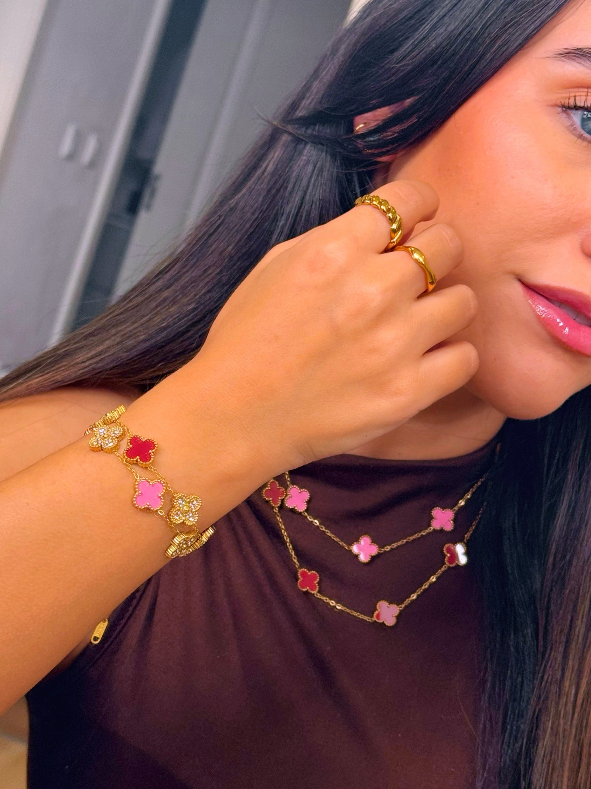 Colar 5 trevos base dourada | 2 Cores