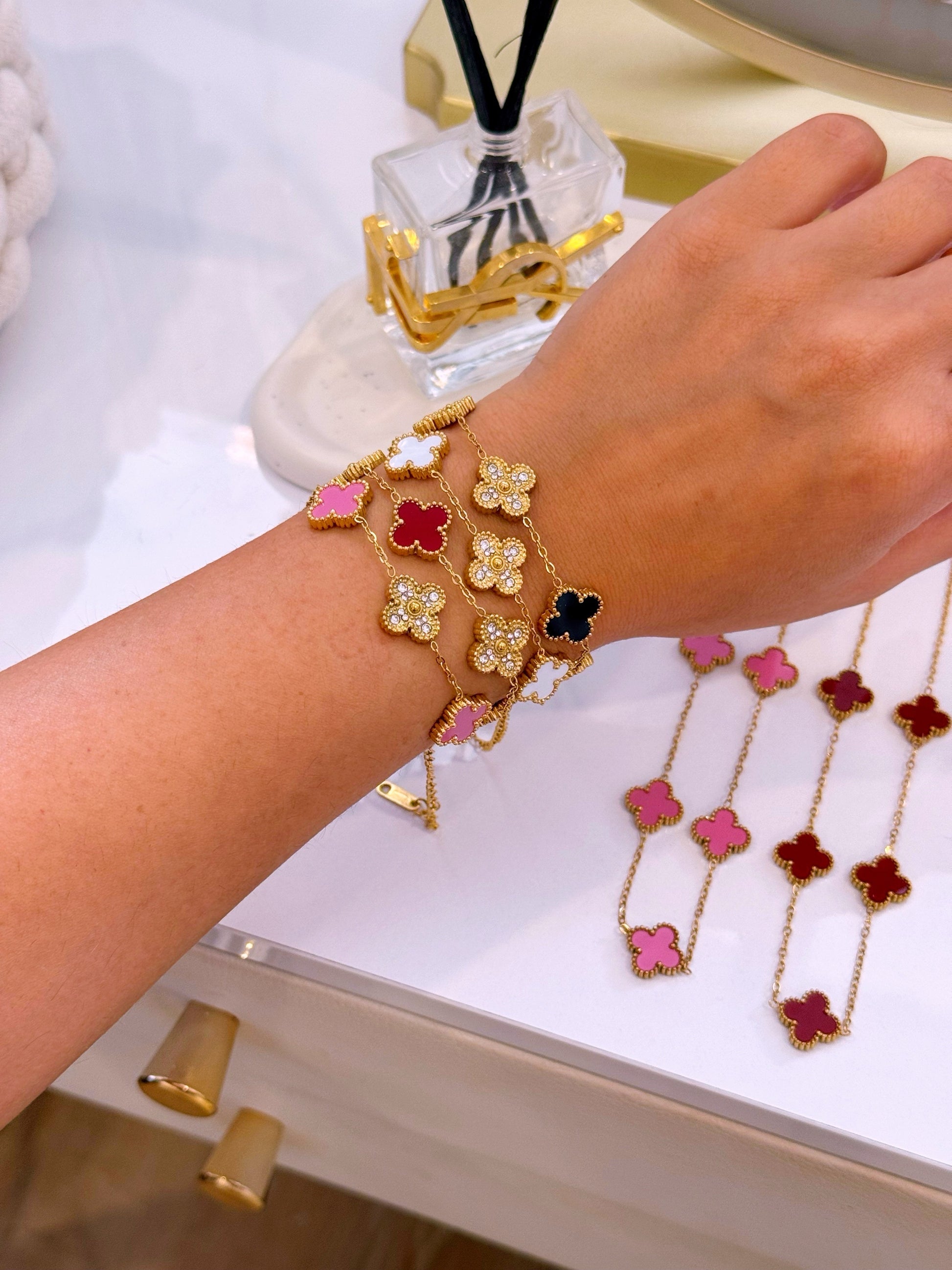 Pulseira 5 trevos esmalte e brilhantes | 4 Cores