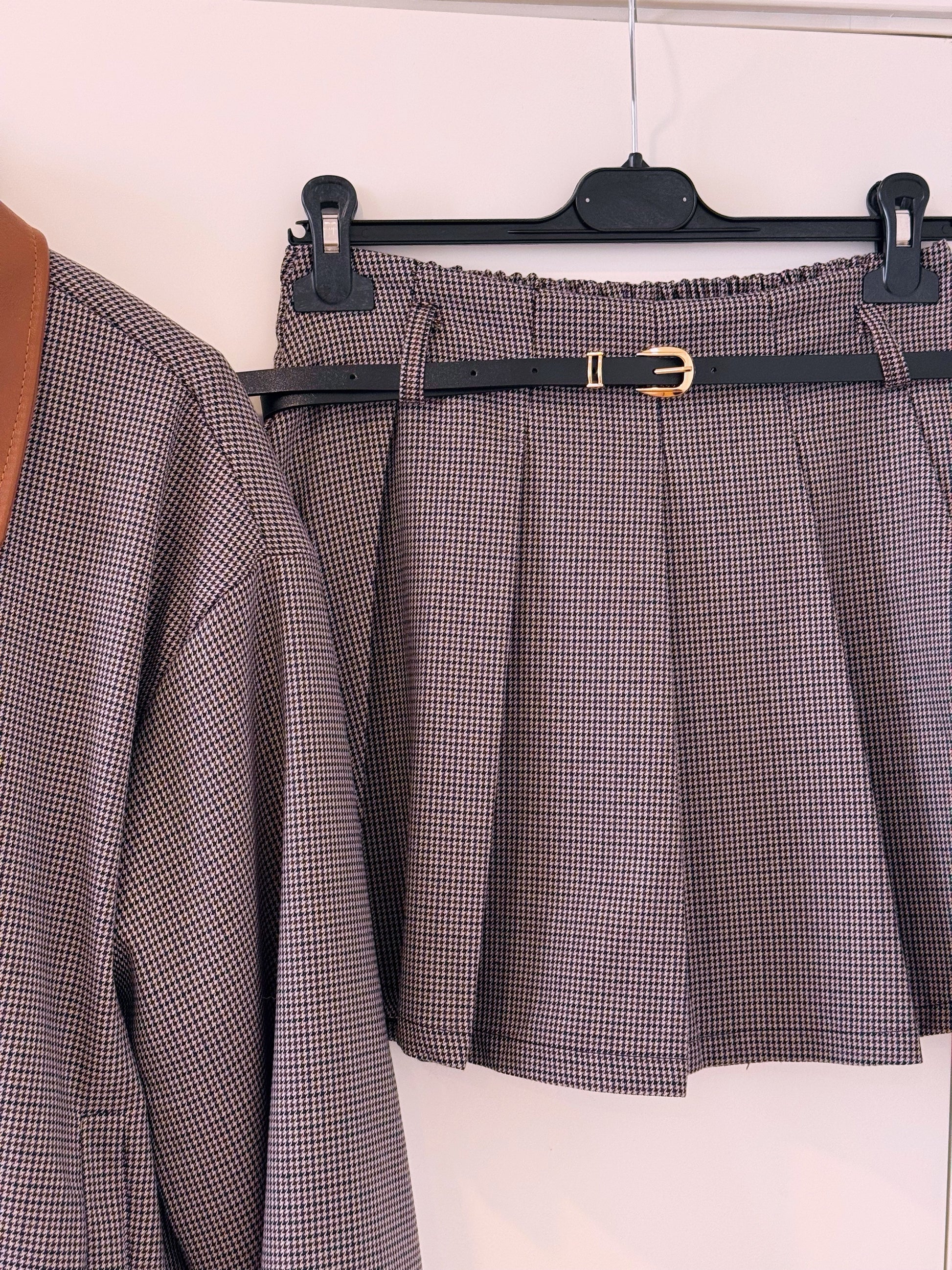 CONJUNTO 2 PEÇAS 🔥 • Saia e Casaco bomber | Padrão castanho e preto