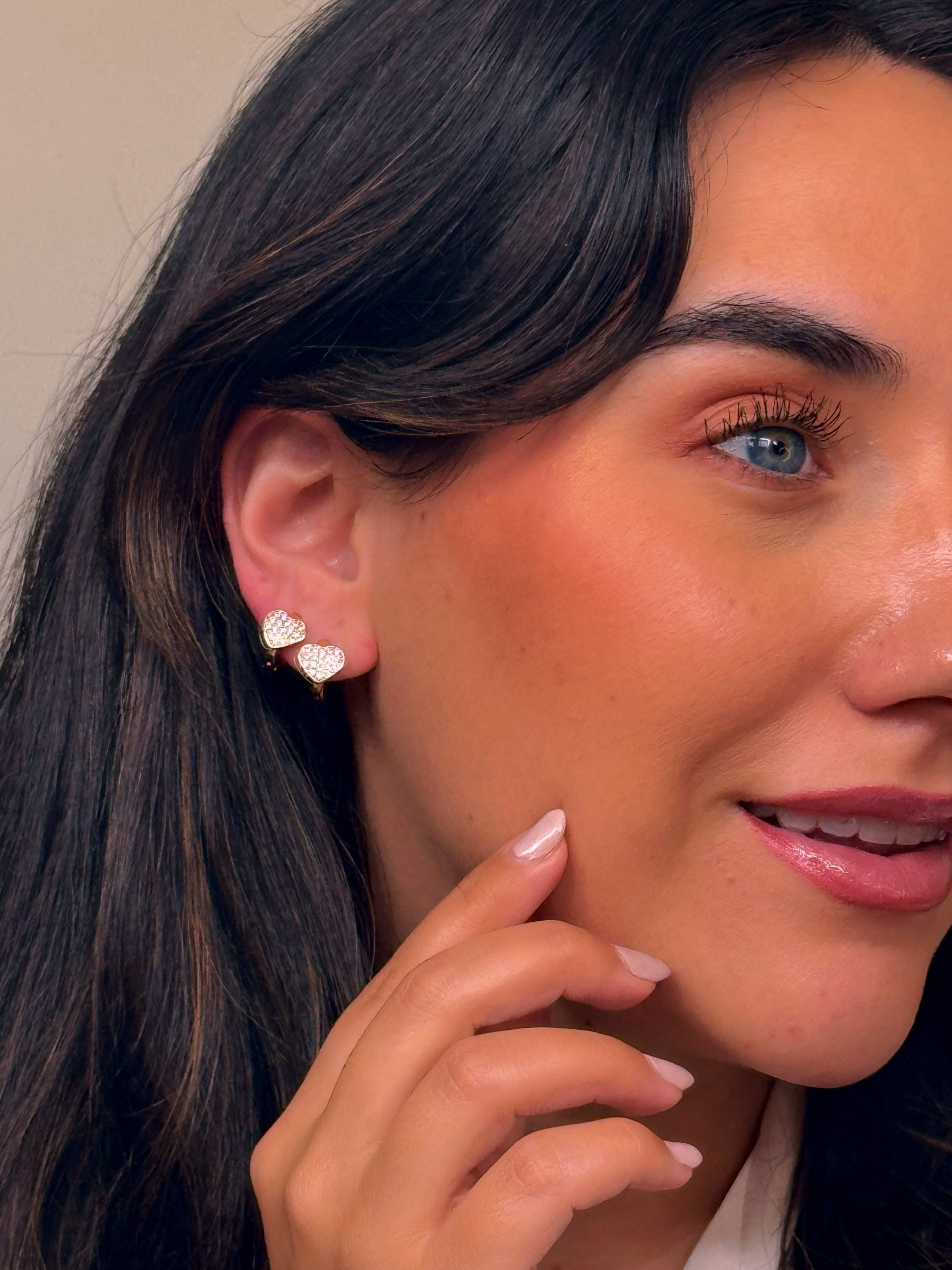 Argolinhas com coração preenchido de brilhantes | Rose Gold