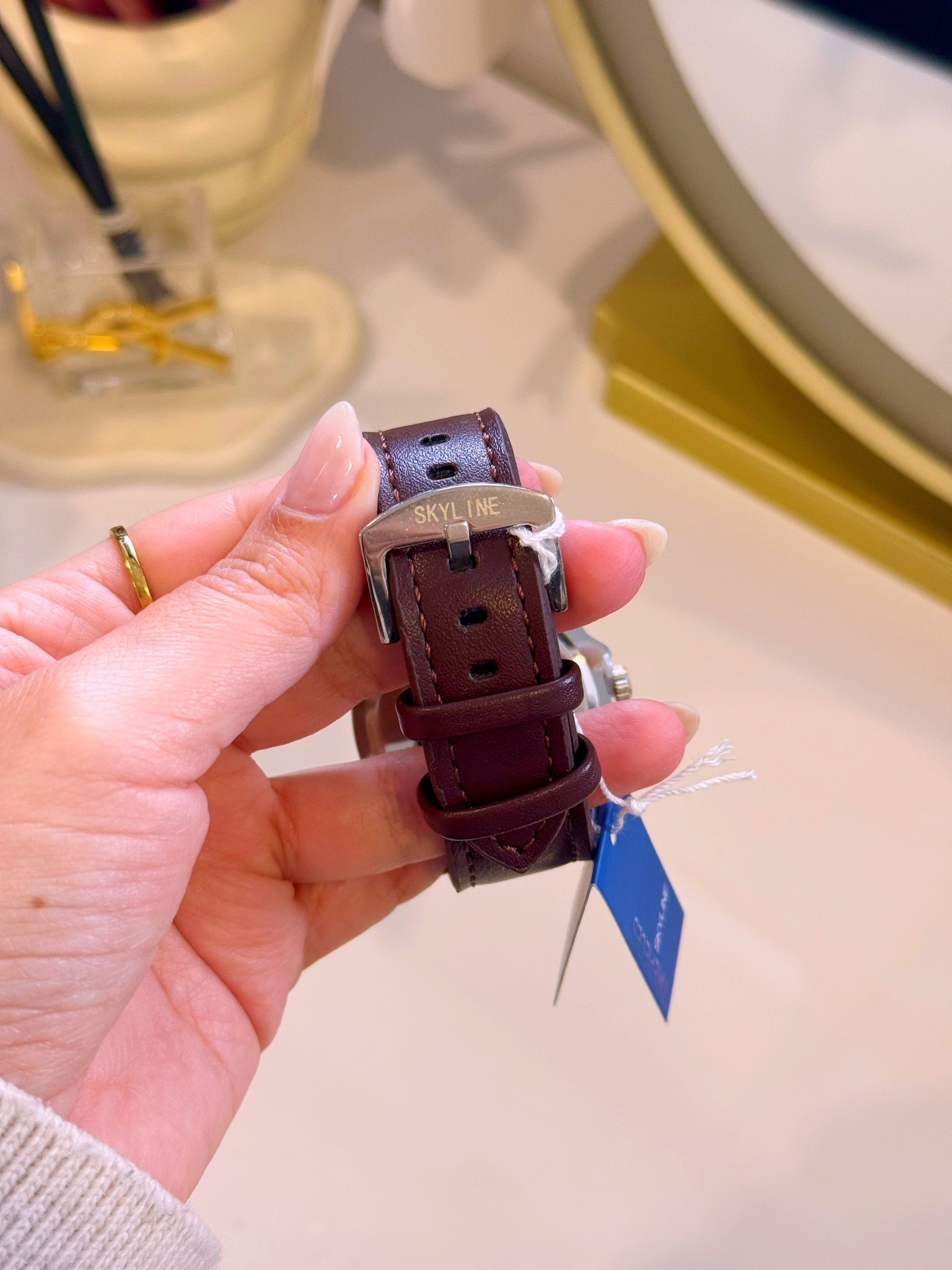 Relógio Analógico em pele | Castanho escuro com mostrador prateado