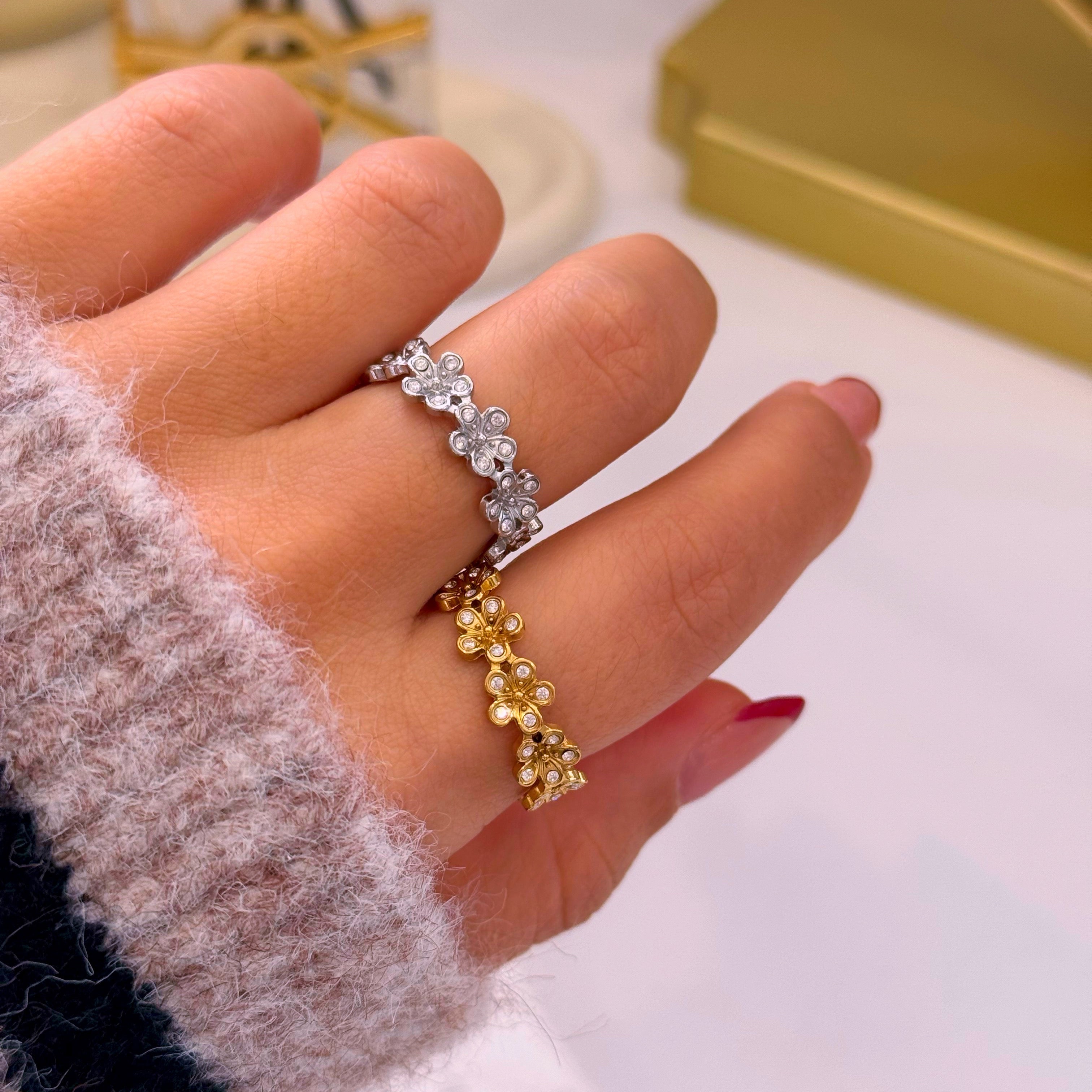 Anel ajustável com flores e brilhantes | 2 Cores