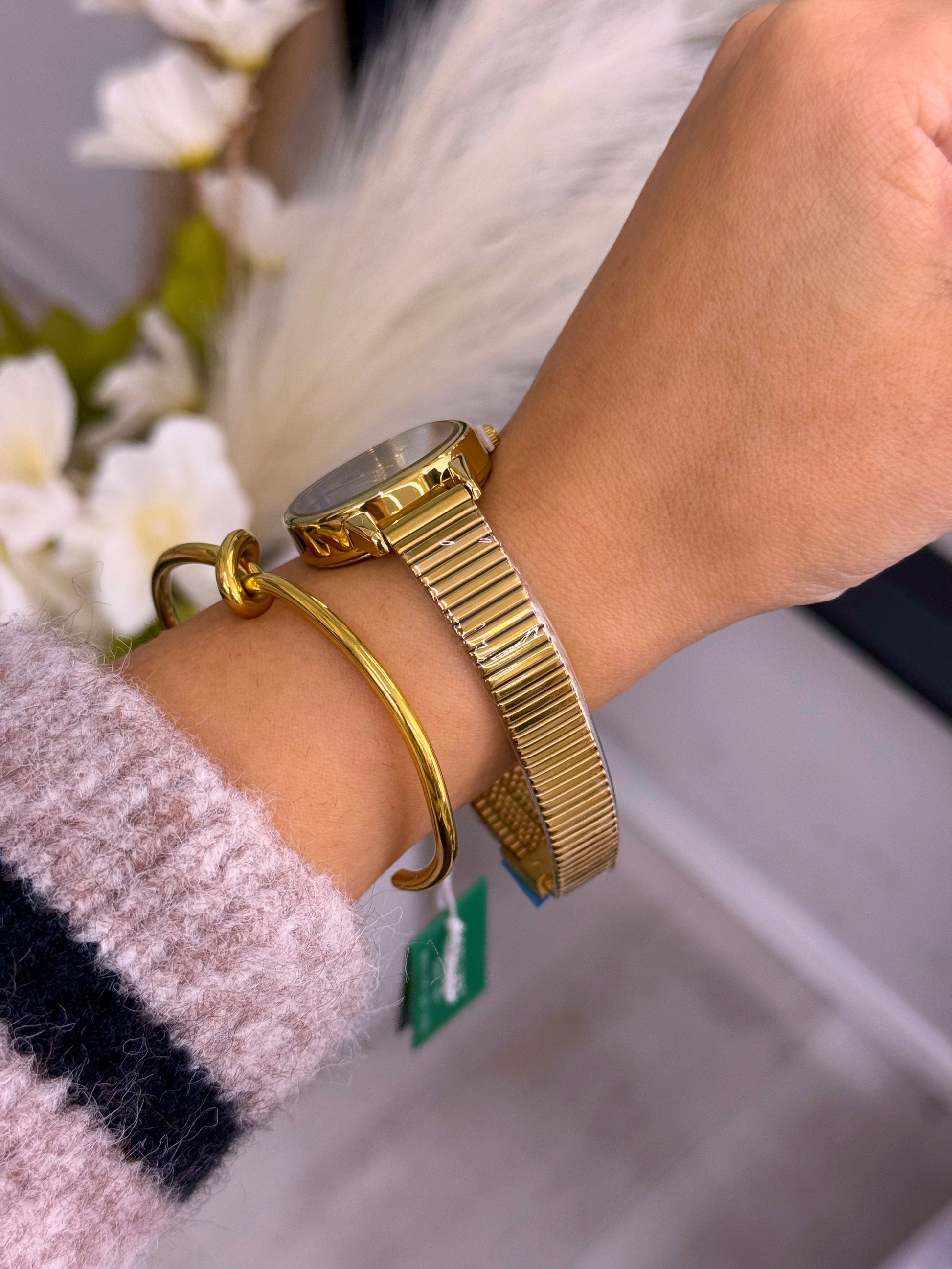 Relógio analógico com mostrador redondo | Dourado com fundo verde