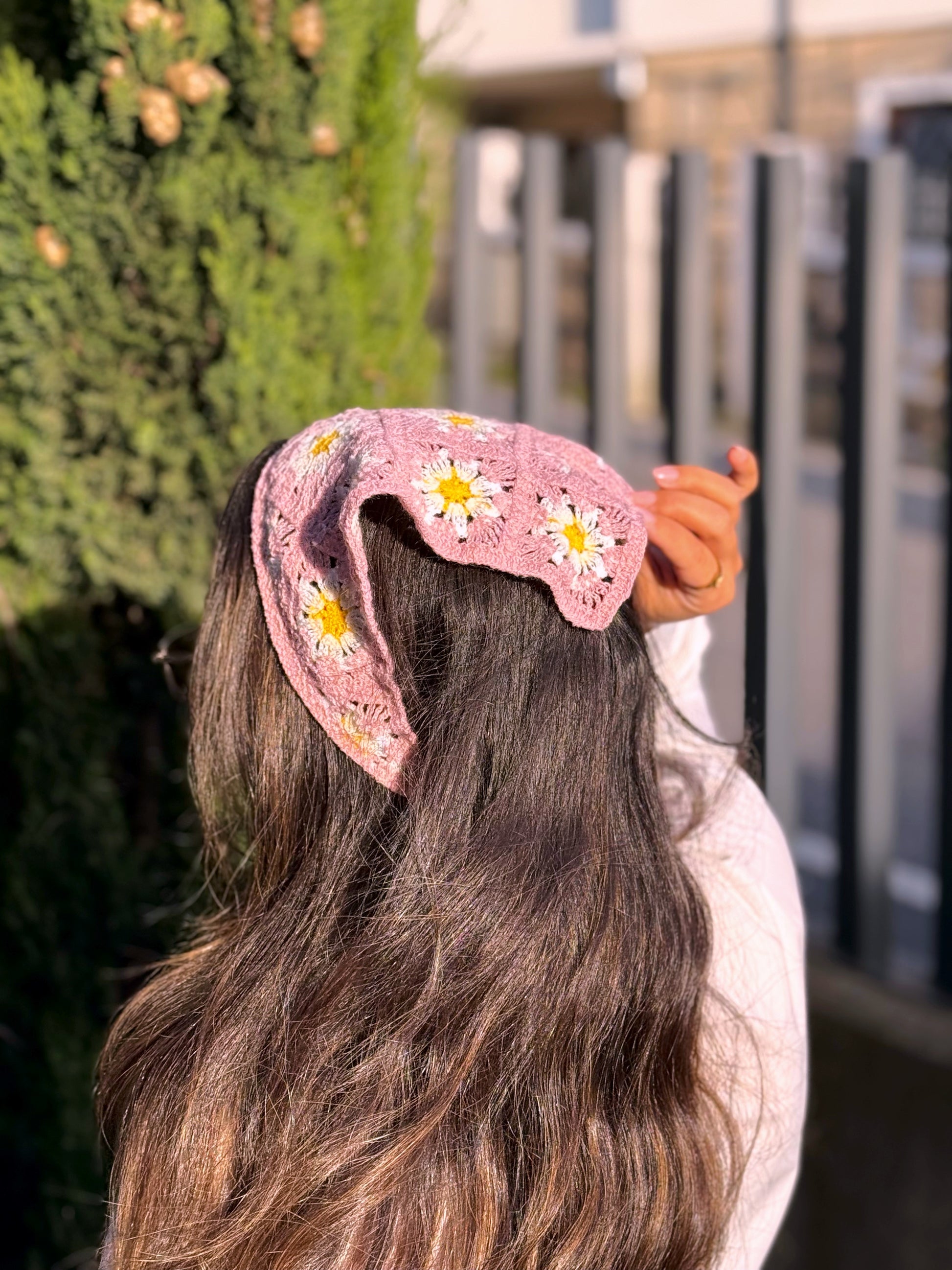 Bandana multifuncional em croché | Rosa com Flores